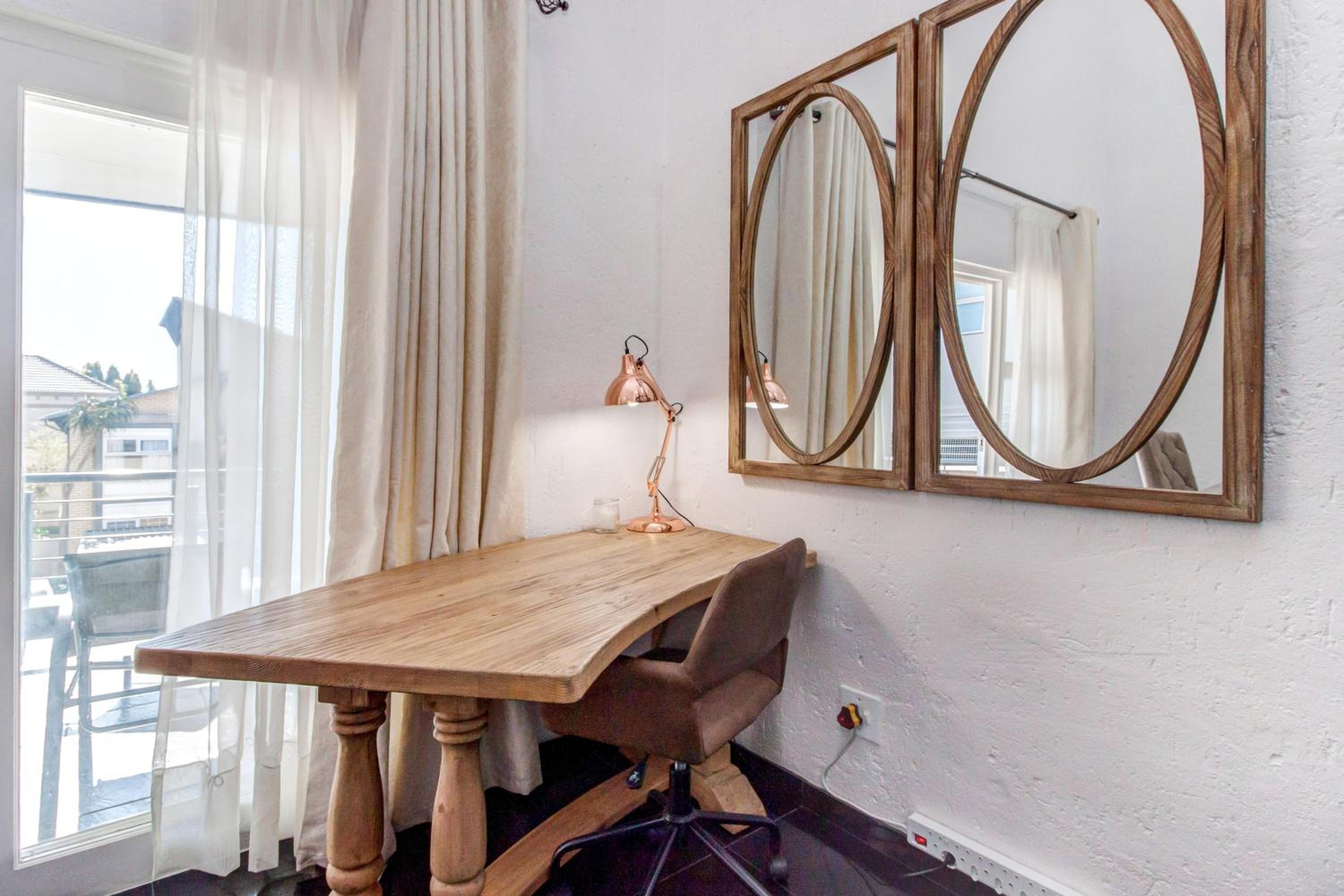 Upmarket Sandton apartment