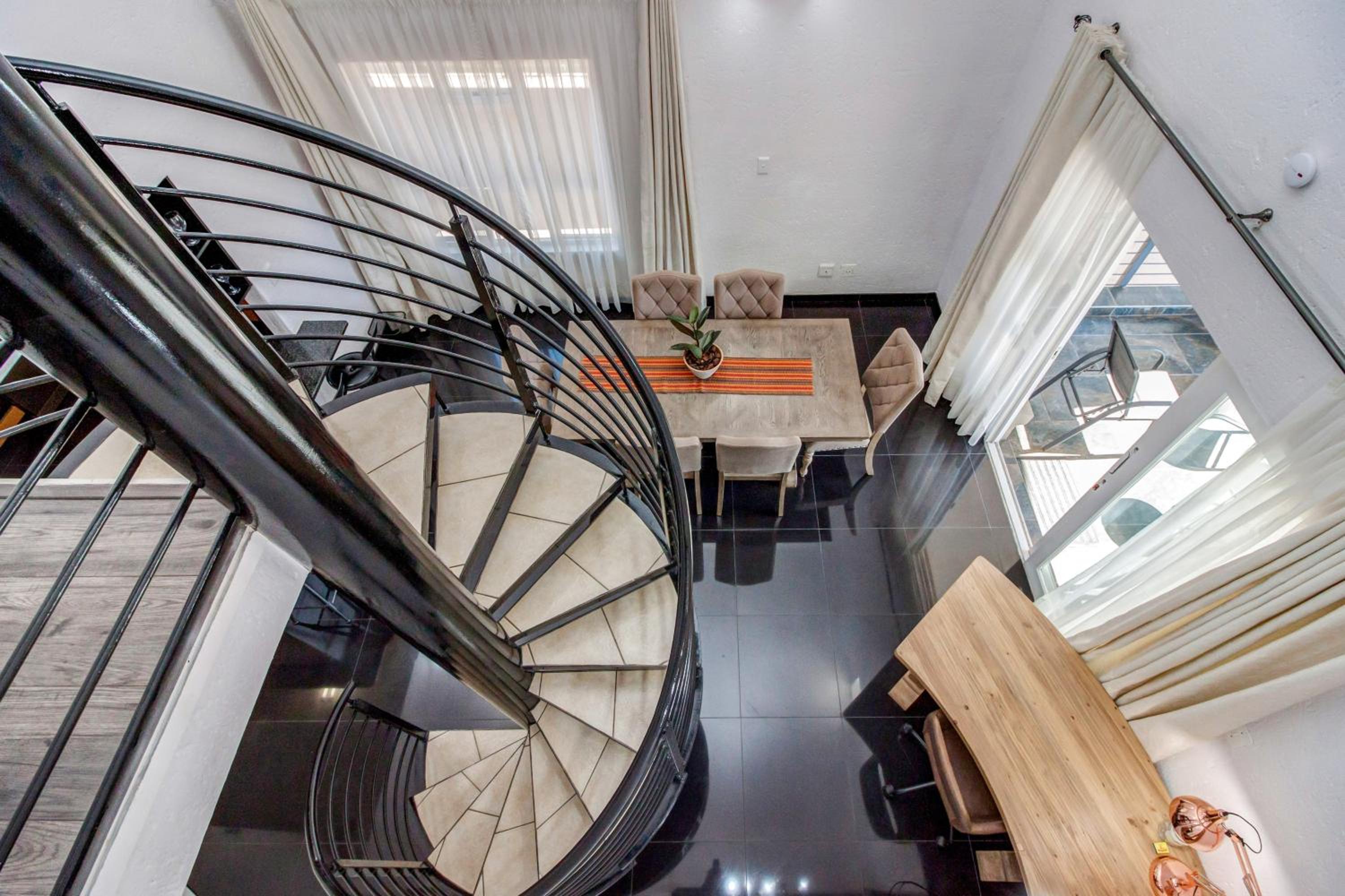 Upmarket Sandton apartment