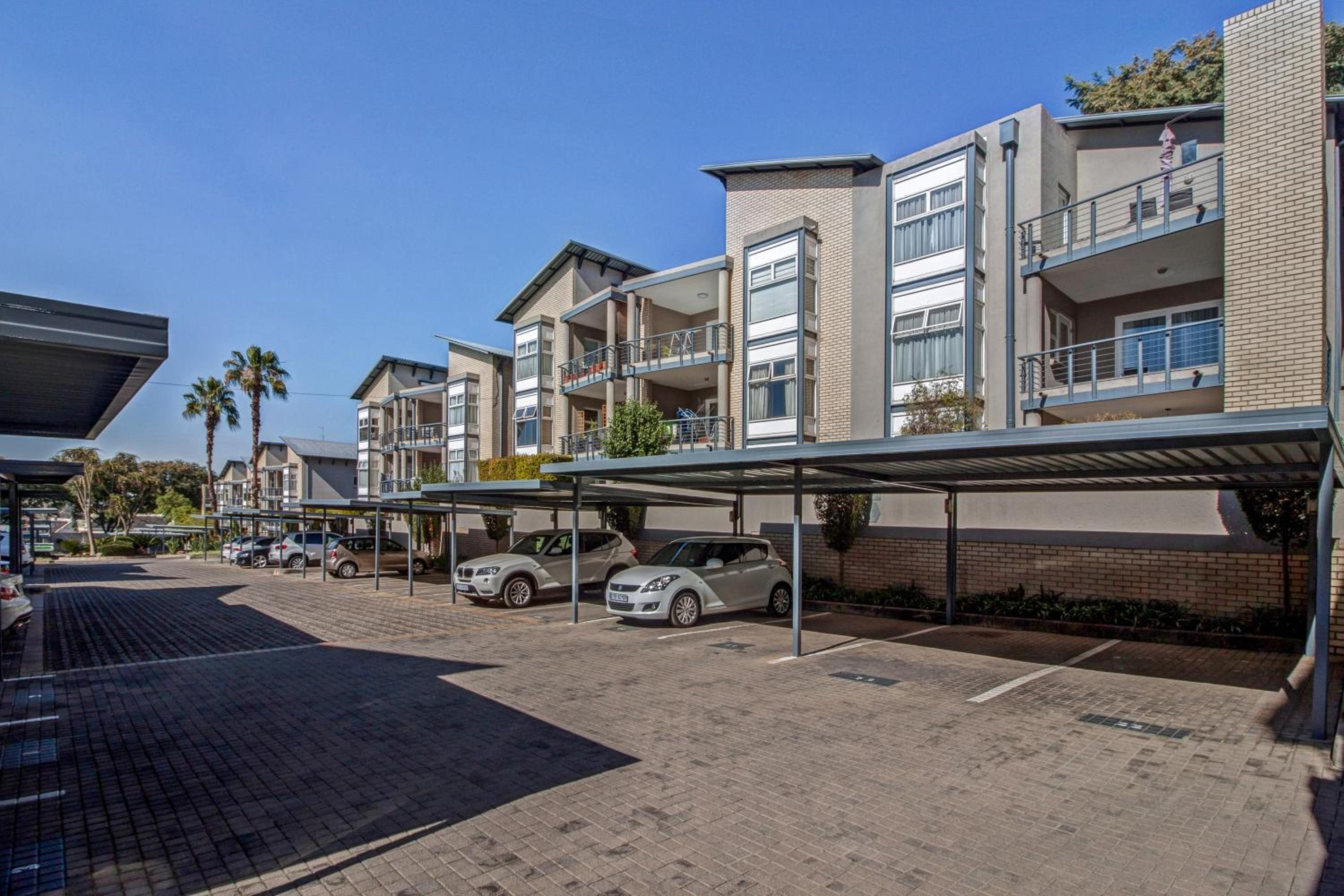 Upmarket Sandton apartment
