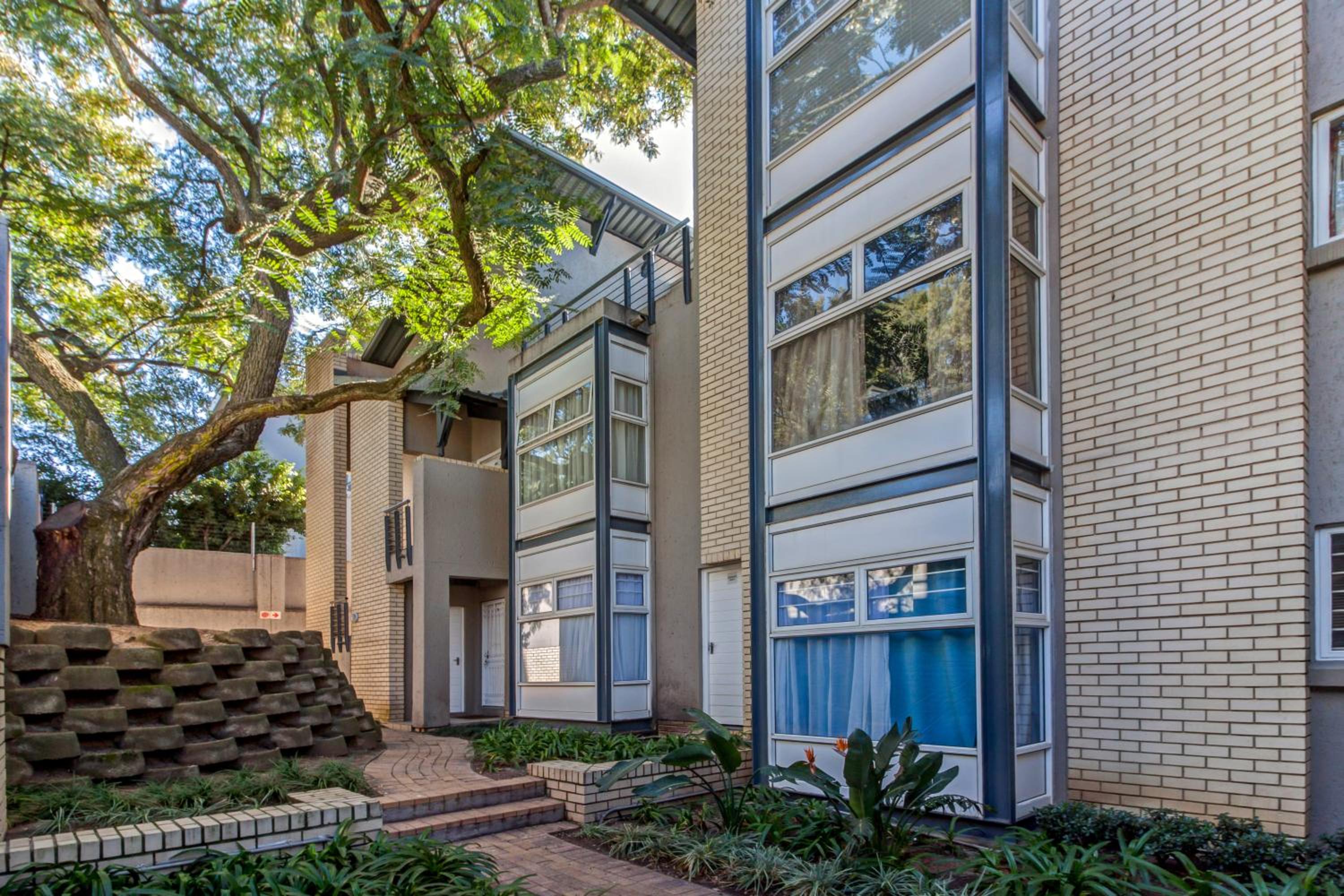 Upmarket Sandton apartment