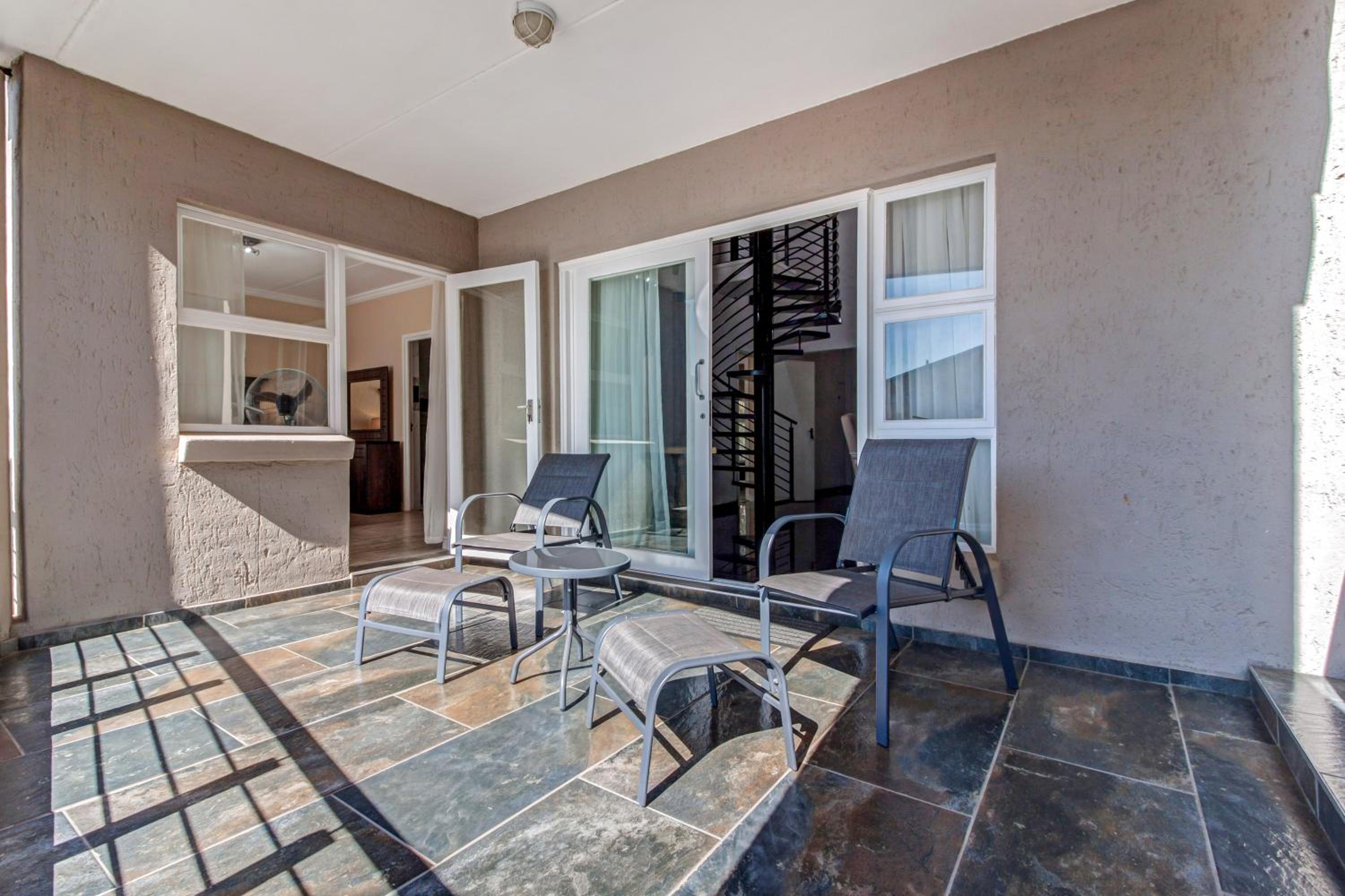 Upmarket Sandton apartment