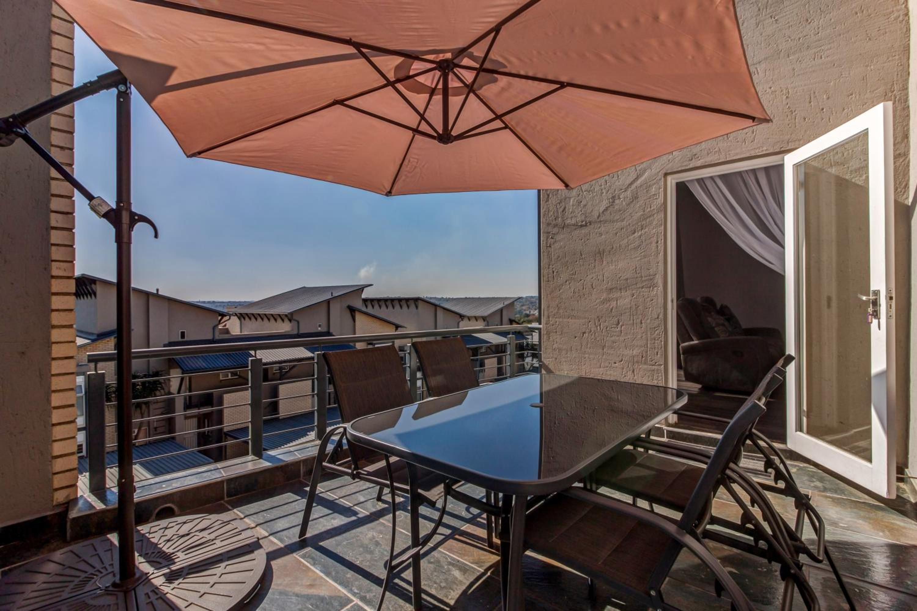 Upmarket Sandton apartment