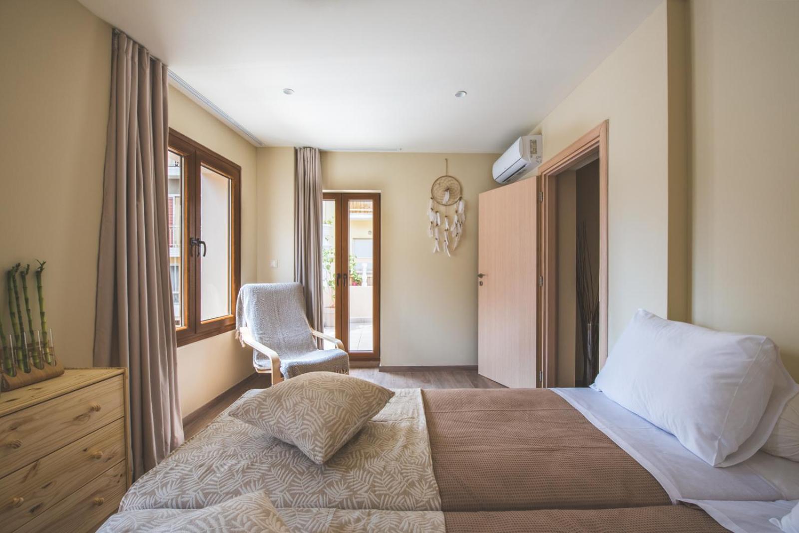 Stone house near Acropolis - Living Stone Diamond