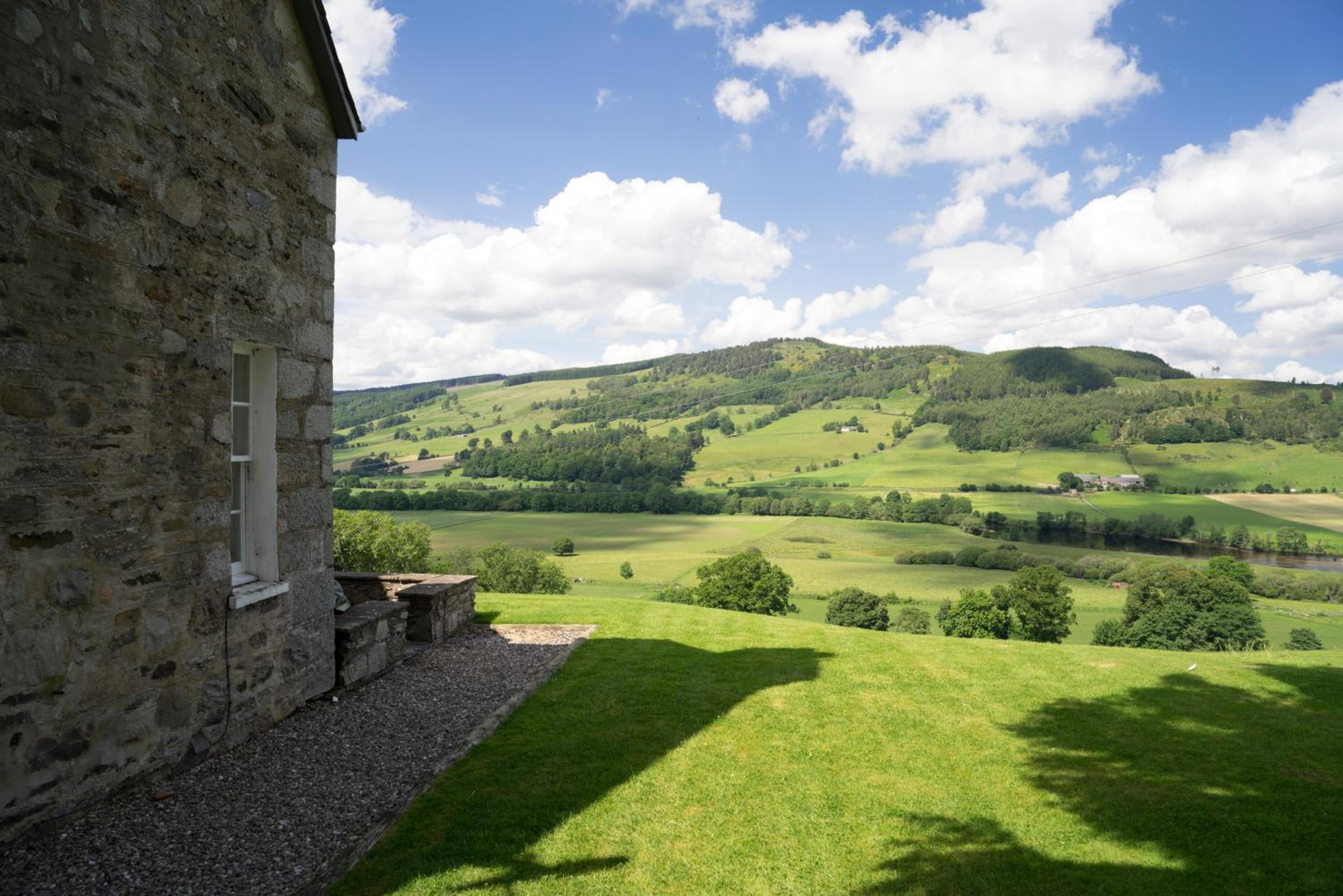 Craignuisq Farmhouse view 3