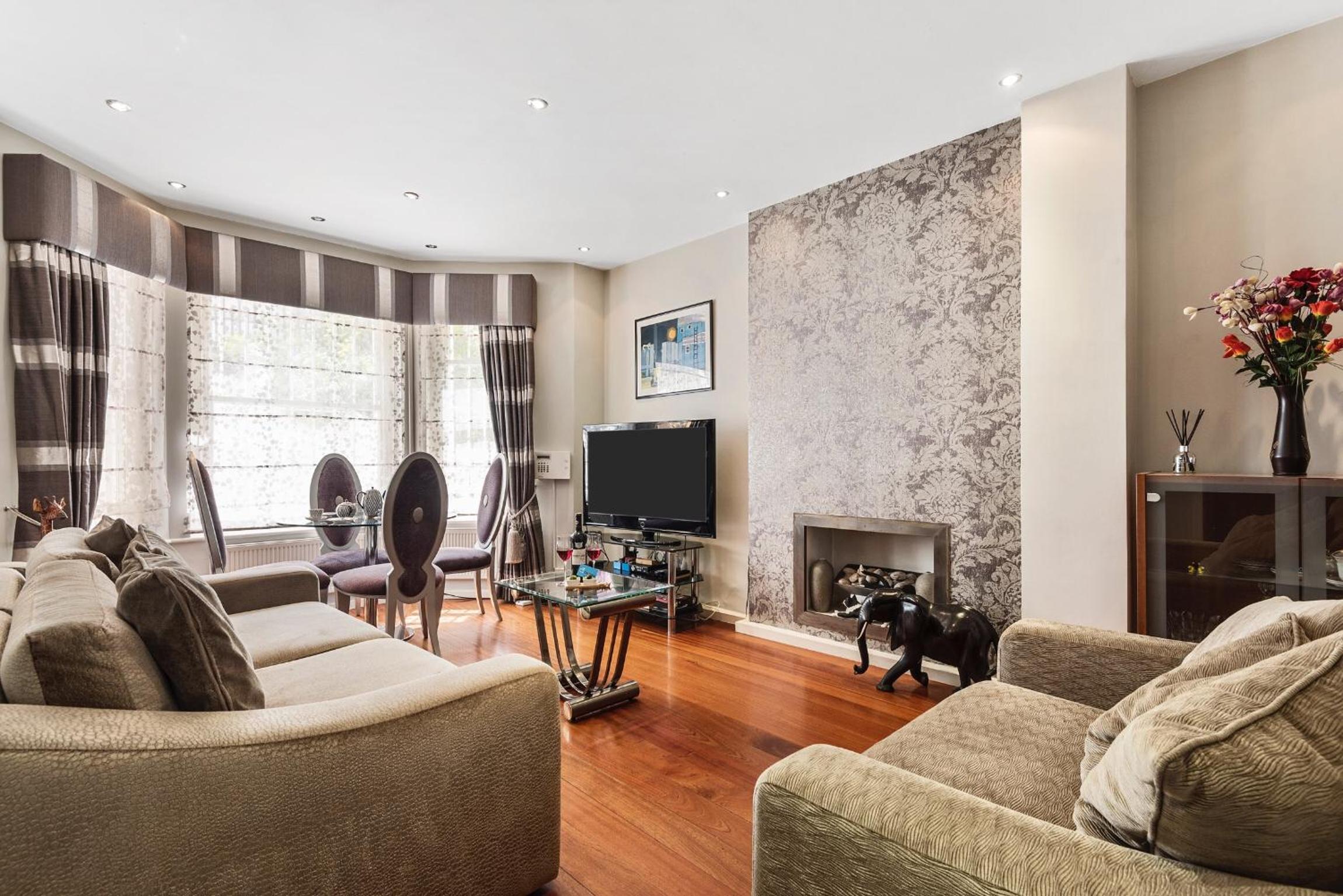 Bright Earl’s Court Apartment- SVA
