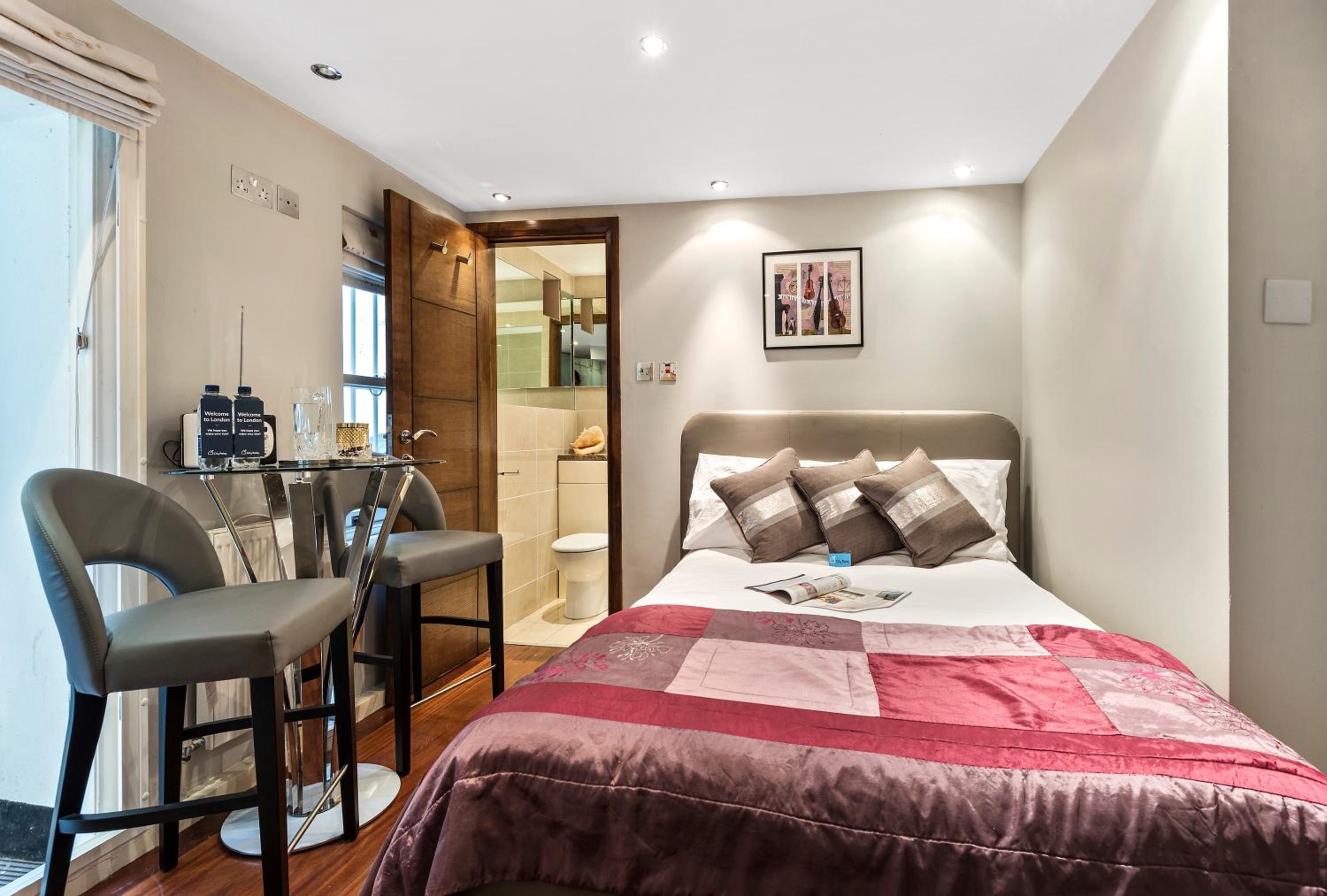Bright Earl’s Court Apartment- SVA
