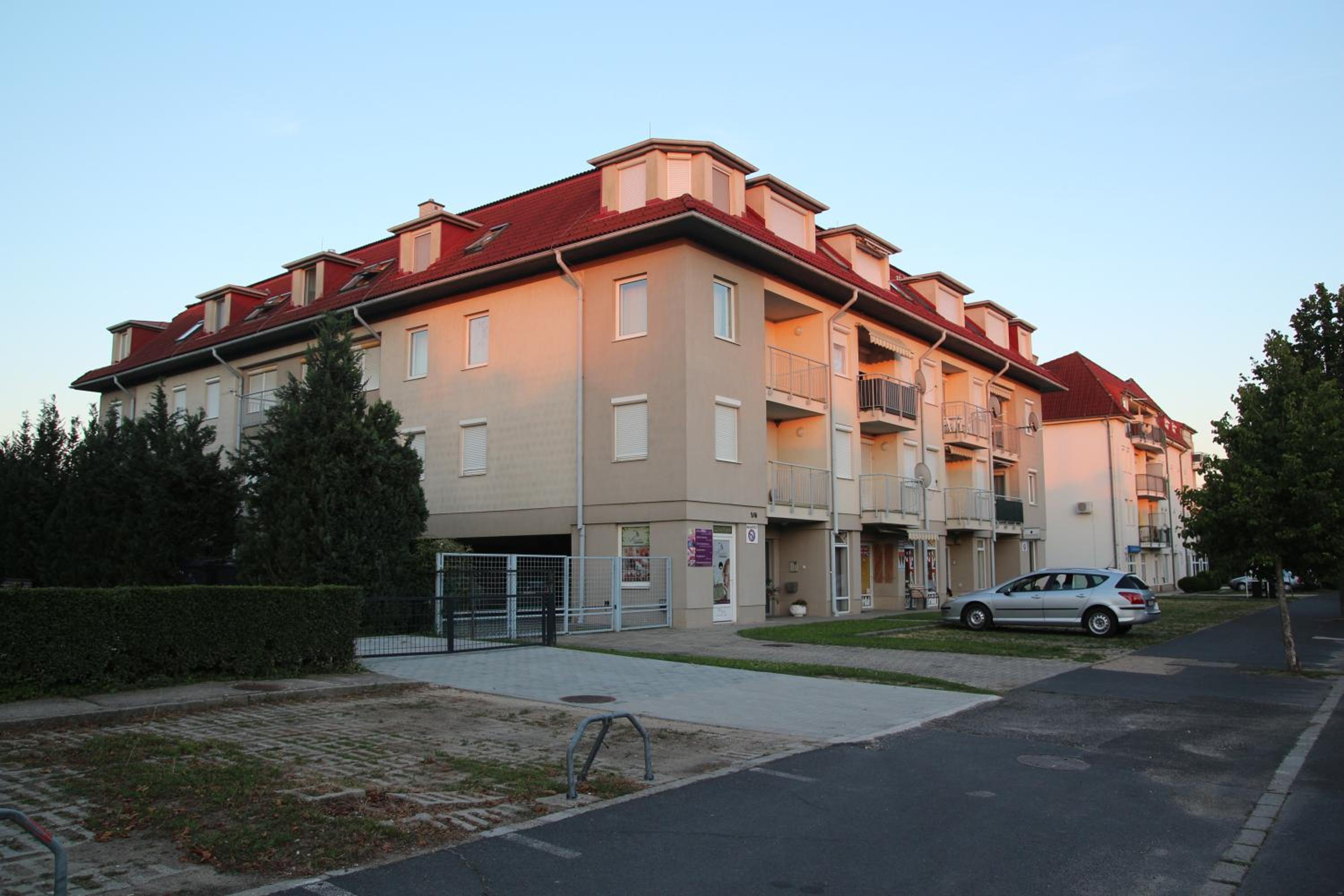 Apartment with swing view 2