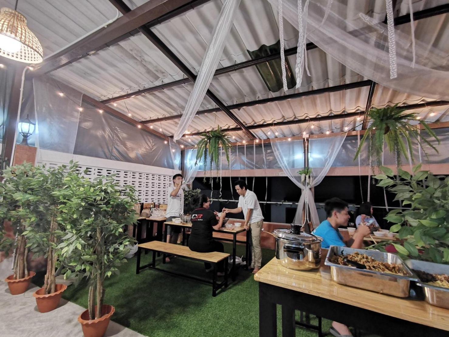 White House Hostel