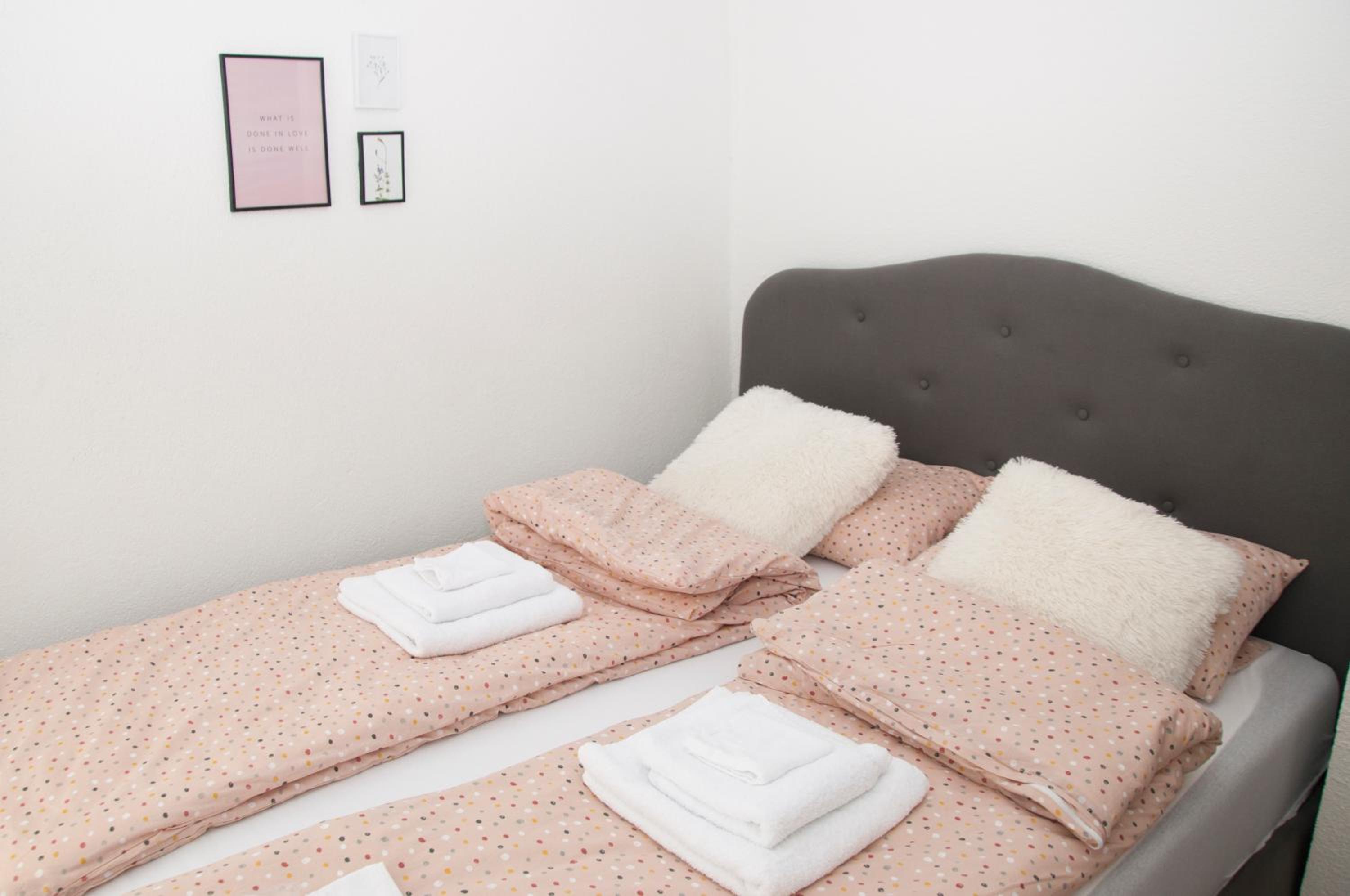 Bistrik Rose Apartment view 4