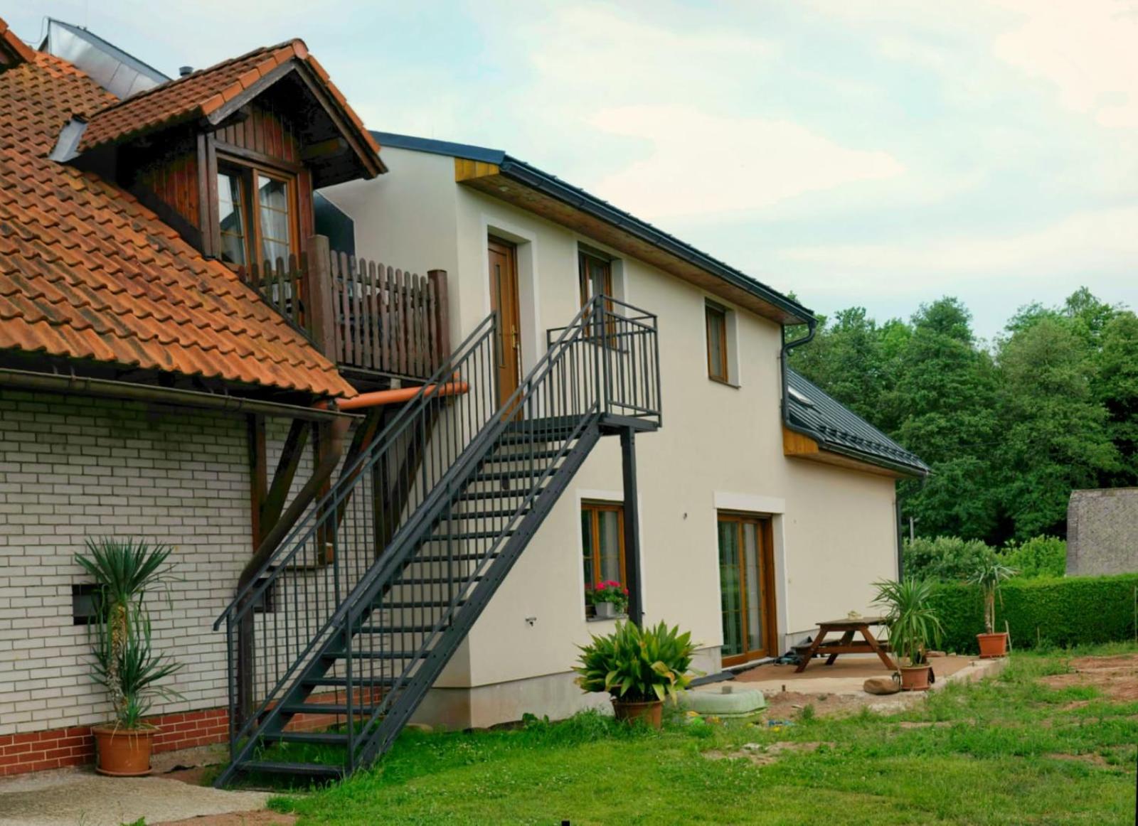 Farma Basarovi