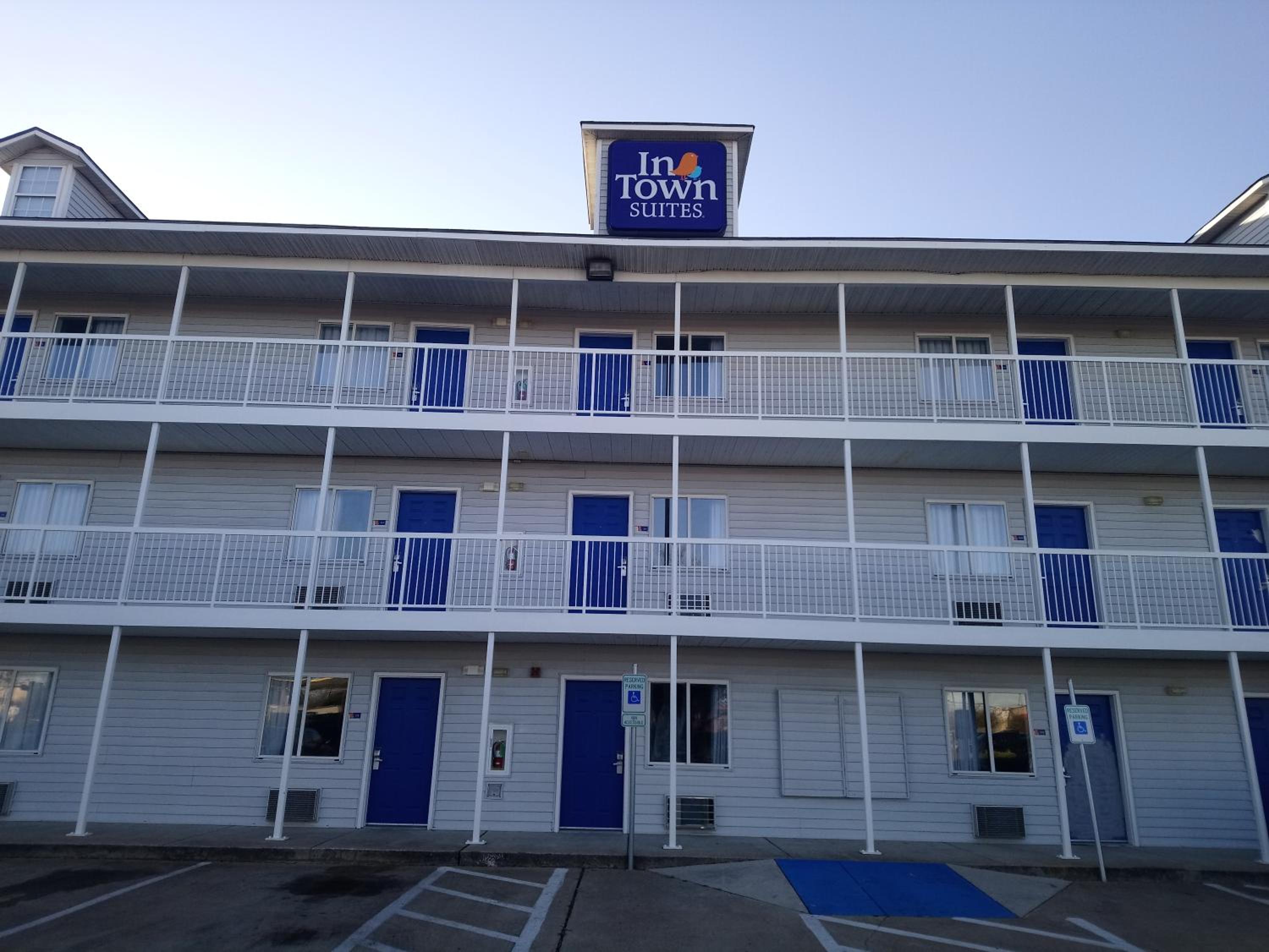 InTown Suites Extended Stay Dallas TX - Medical Center view 2