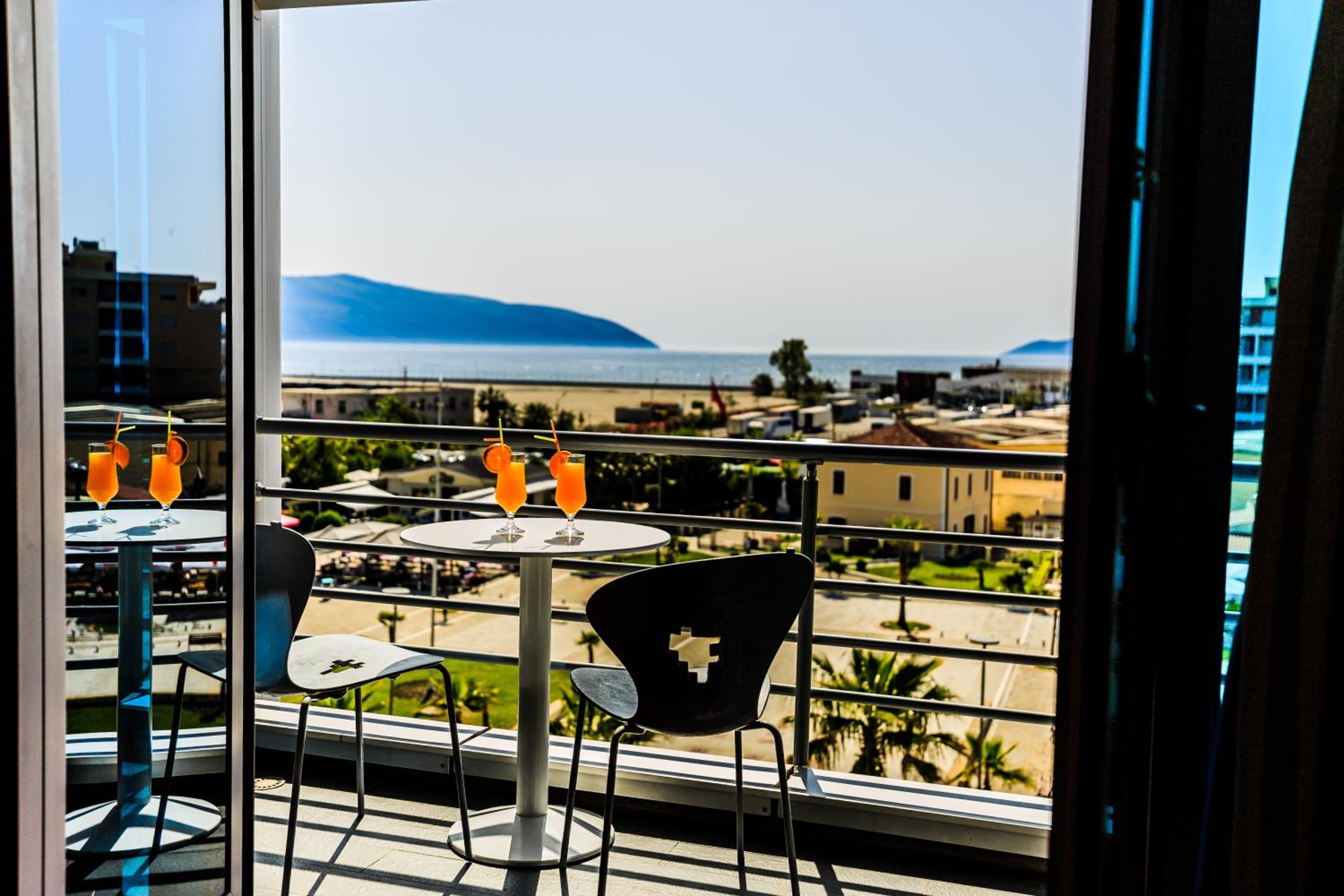 balcony