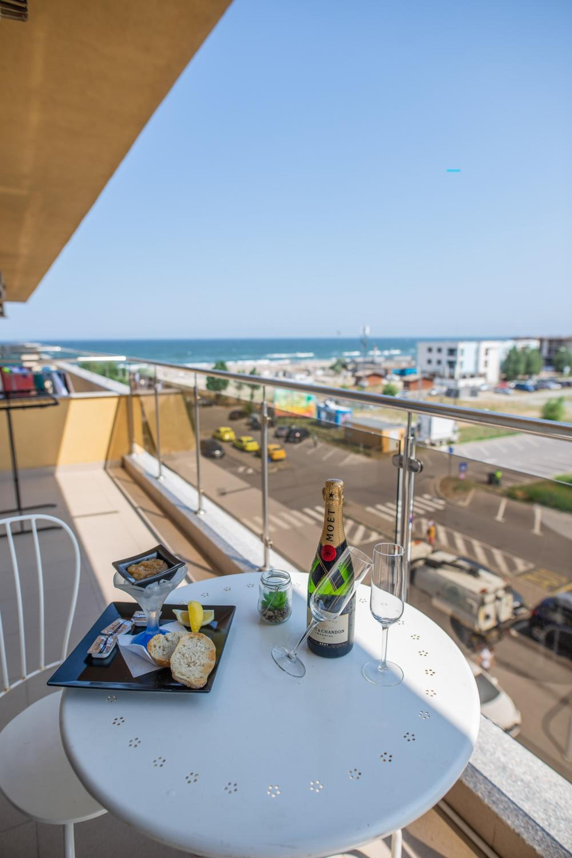 Summerland Happy Blue Apartments view 4