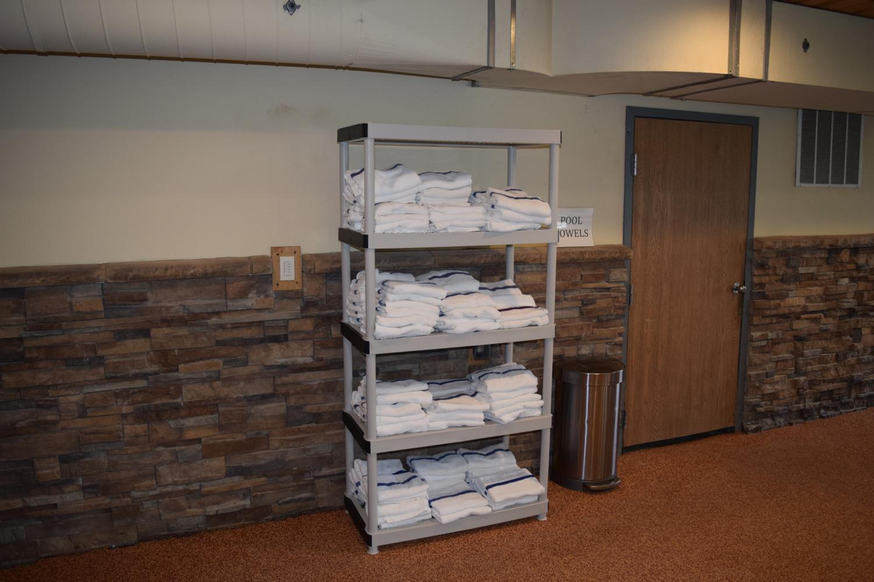 Cadillac Vacations - Days Inn by Wyndham Cadillac - Property Image 2