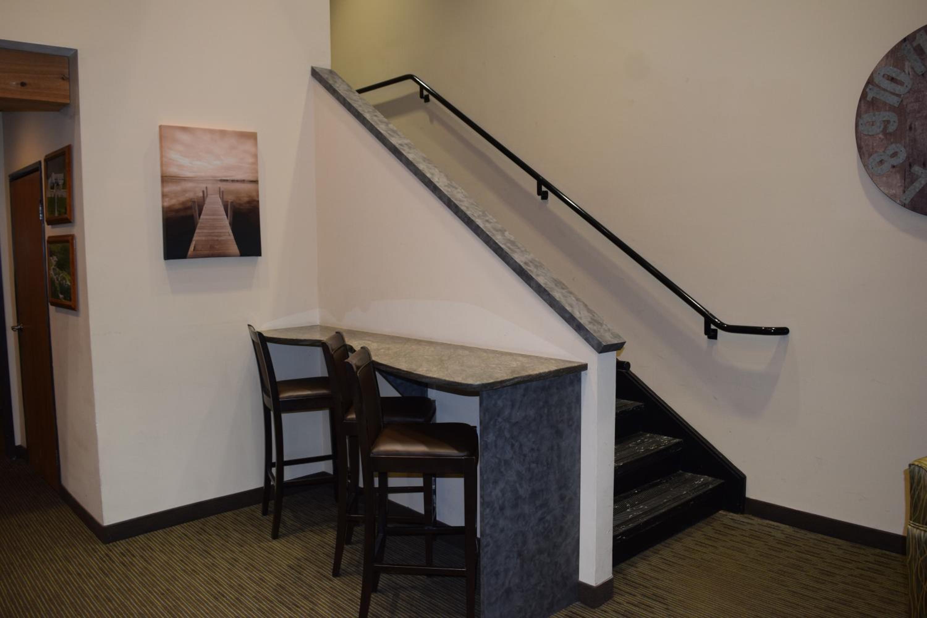 Cadillac Vacations - Days Inn by Wyndham Cadillac - Property Image 7