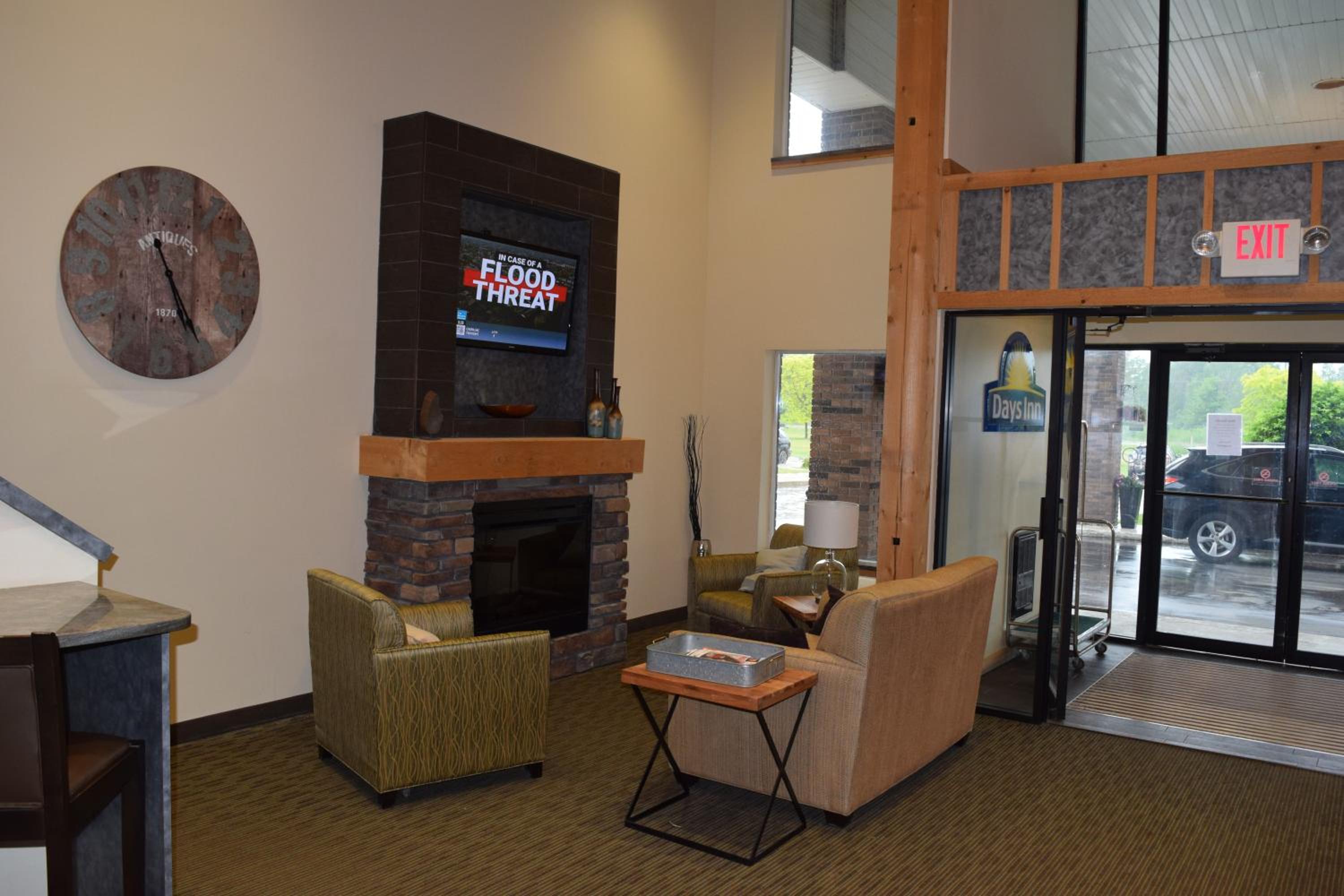 Cadillac Vacations - Days Inn by Wyndham Cadillac - Property Image 8