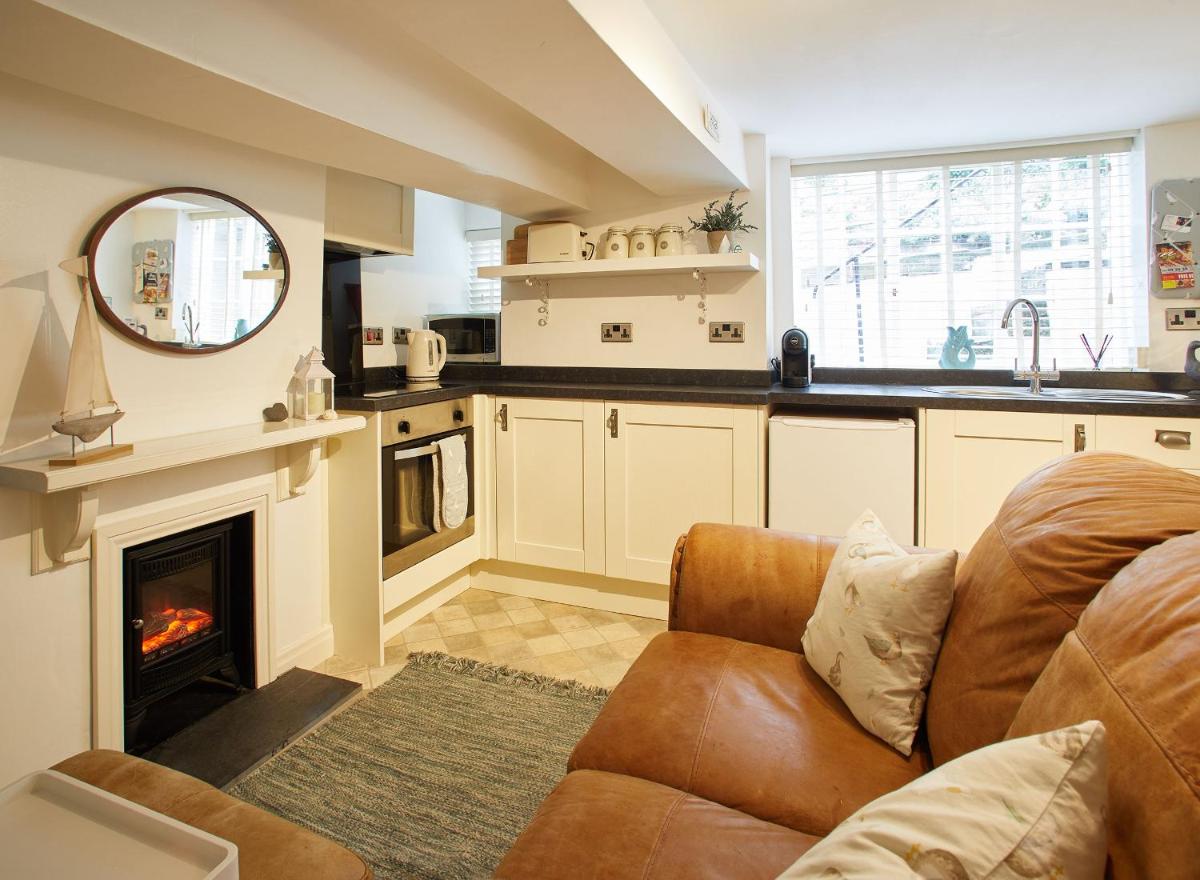 Host & Stay - Duck Down Cottage view 2