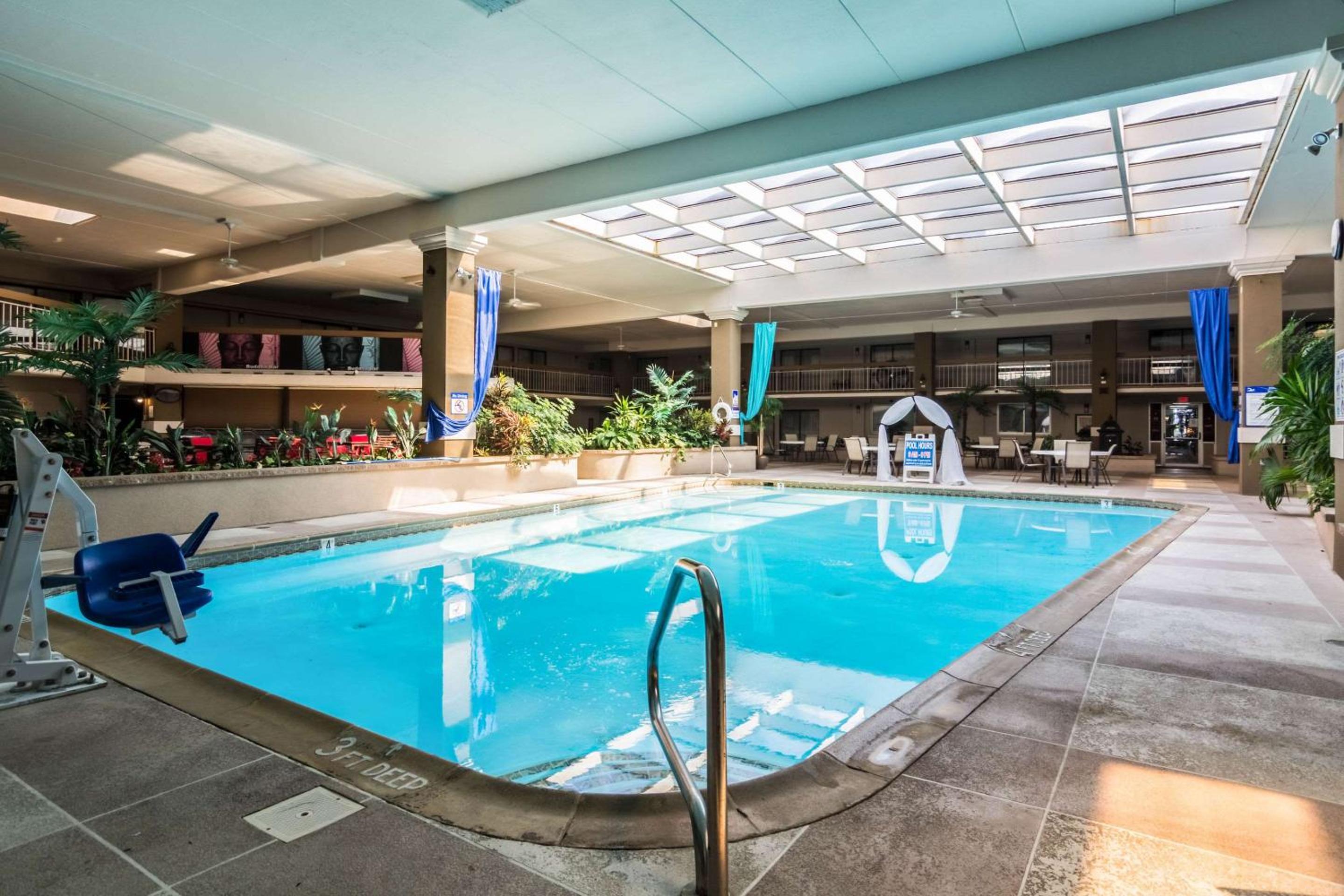 Hagerstown Vacations - Plaza Inn  Suites - Property Image 3