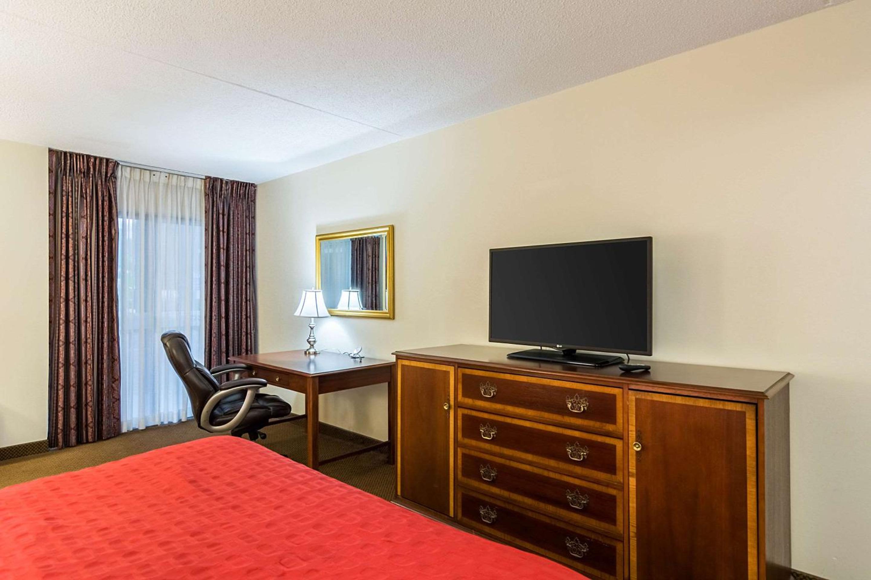 Hagerstown Vacations - Plaza Inn  Suites - Property Image 7