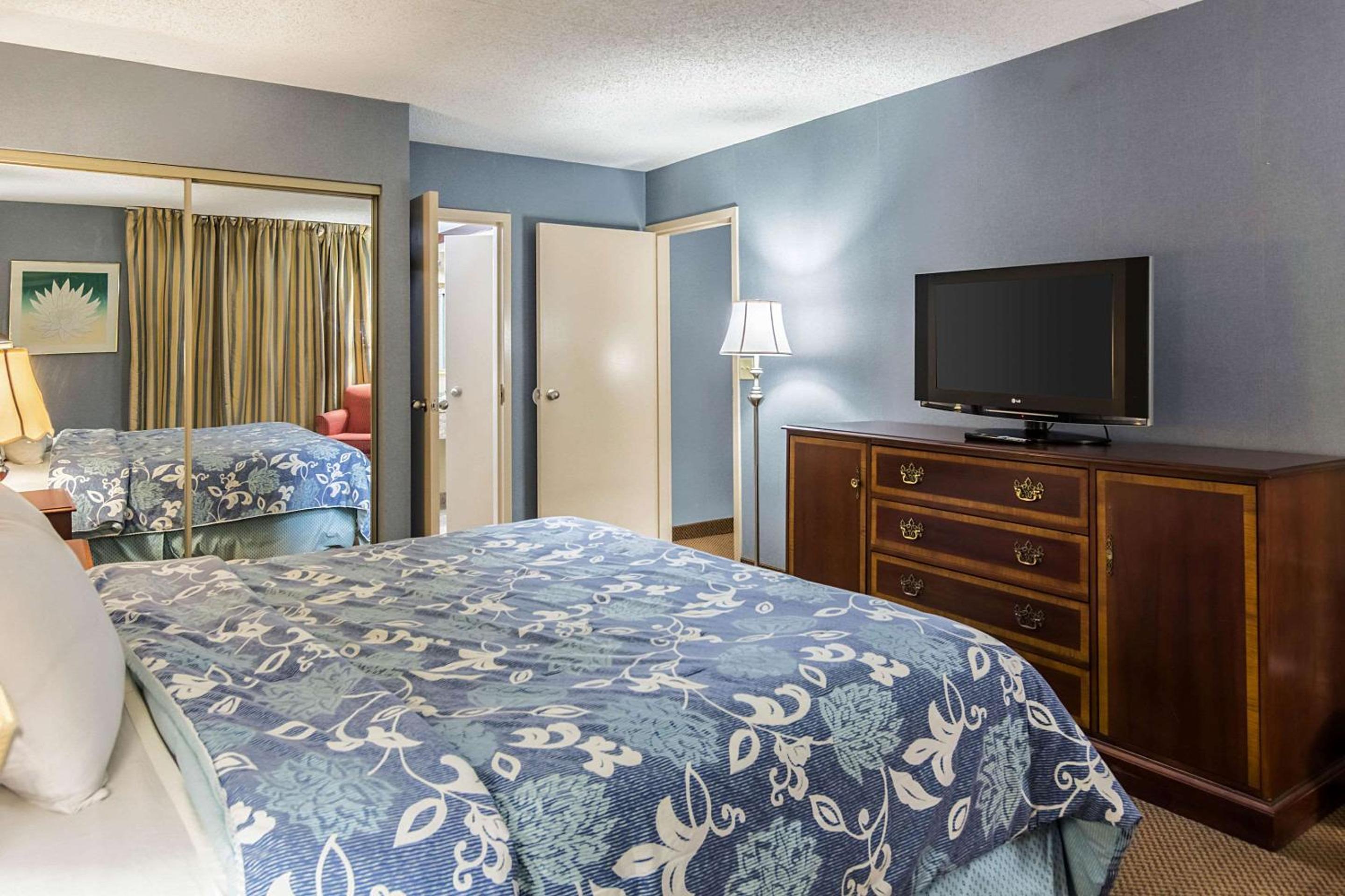 Hagerstown Vacations - Plaza Inn  Suites - Property Image 8