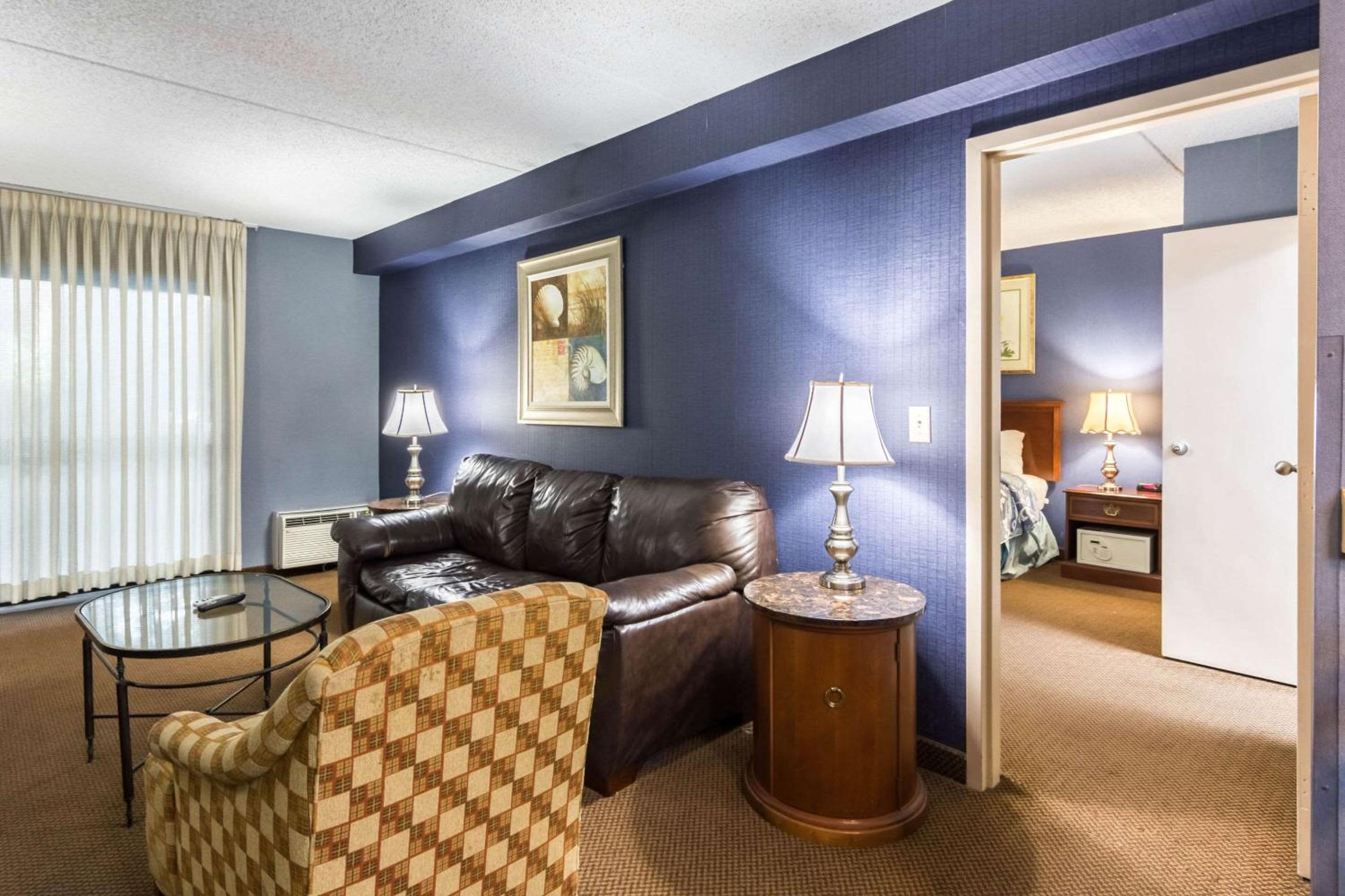Hagerstown Vacations - Plaza Inn Suites - Property Image 15