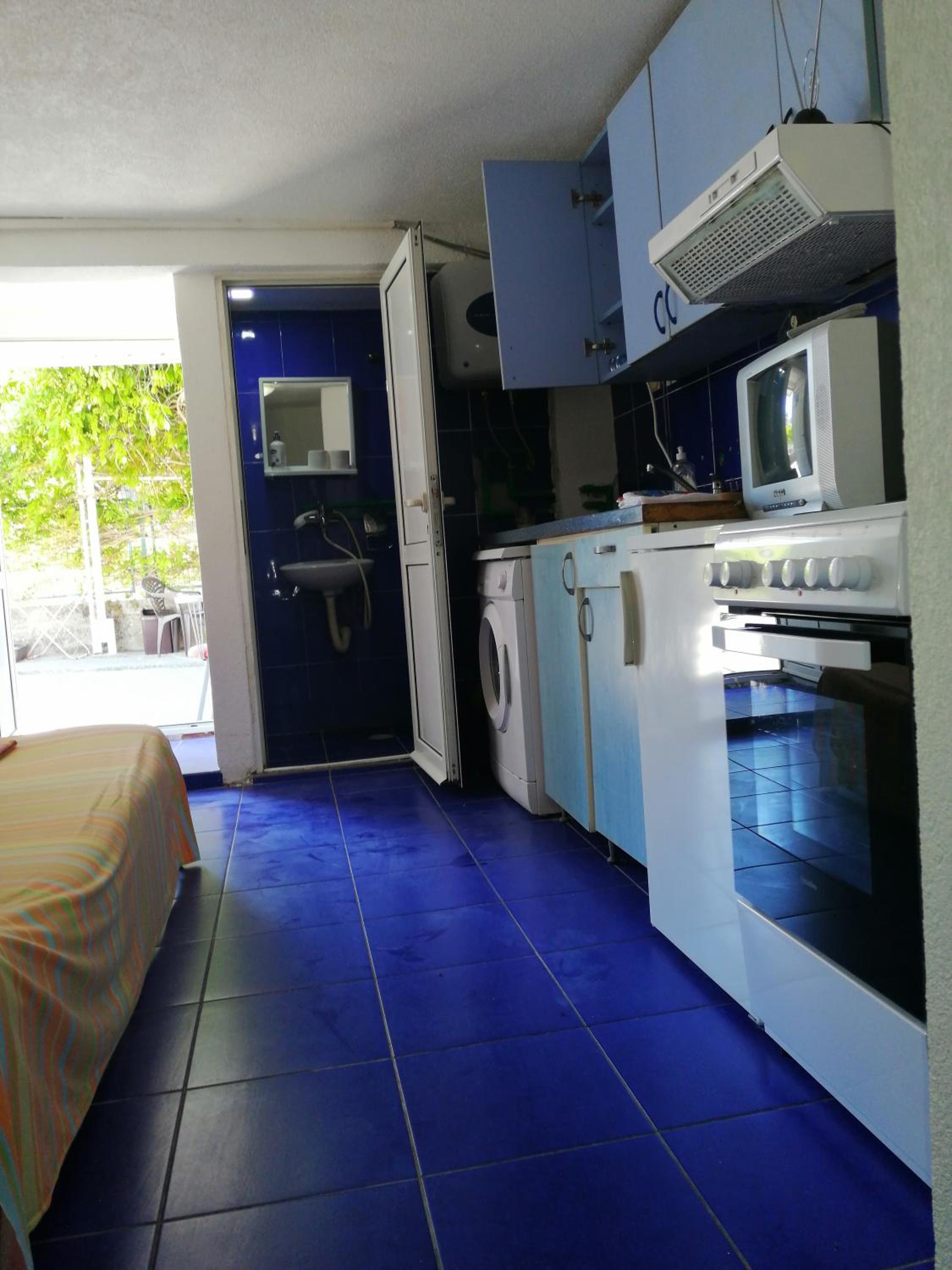 Aleksandar view 3