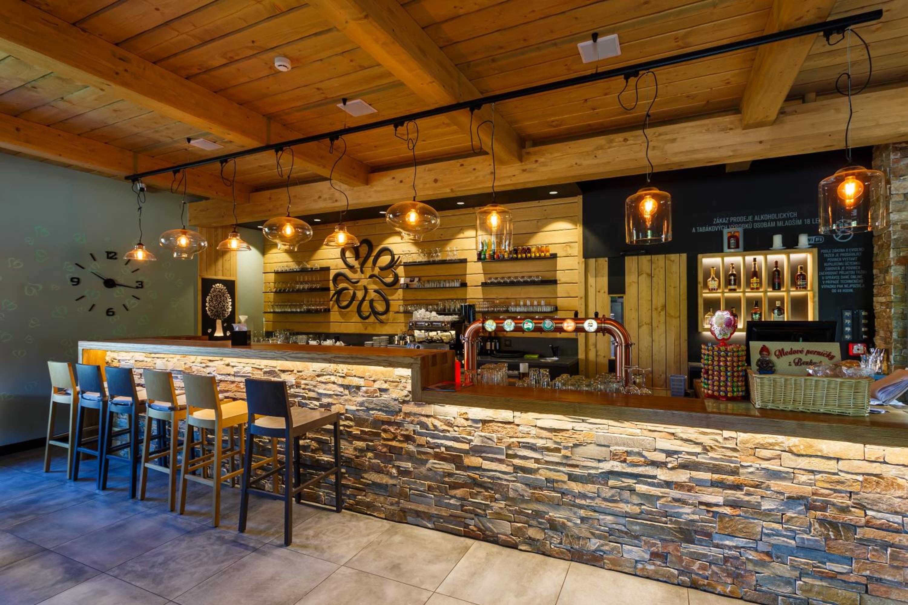 Restaurace a penzion Pod Lipami Metylovice