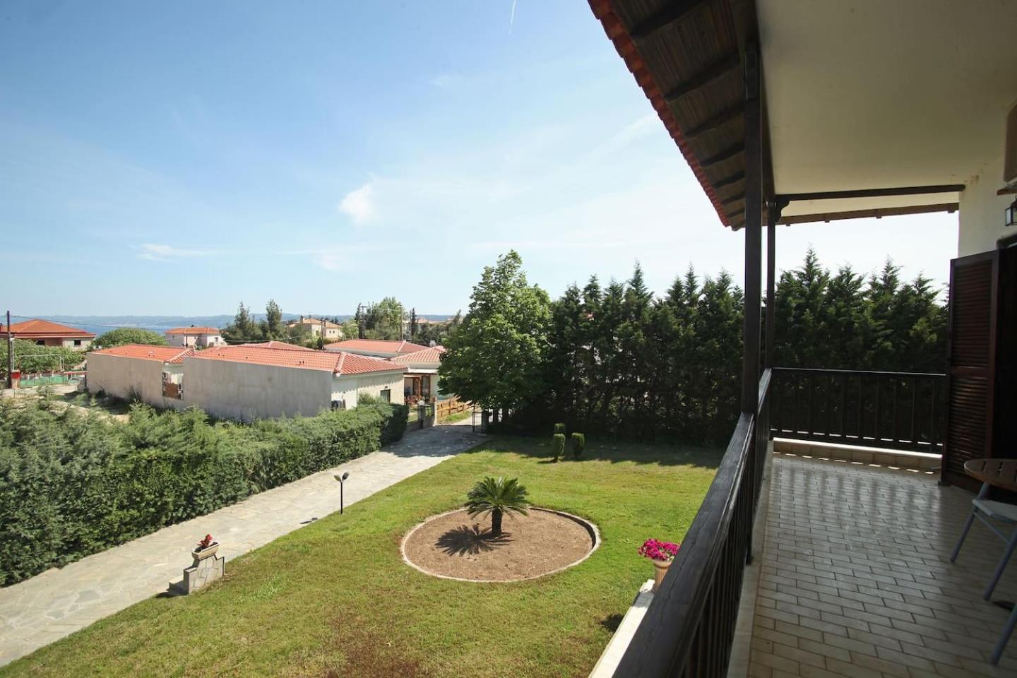 Villa Aurora view 4