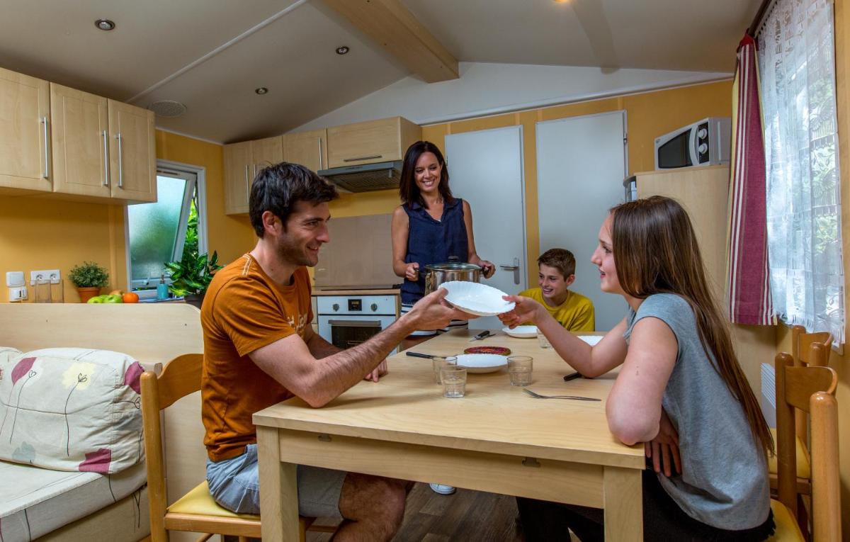 Vitrolles Vacations - Camping Marina Plage - Property Image 4