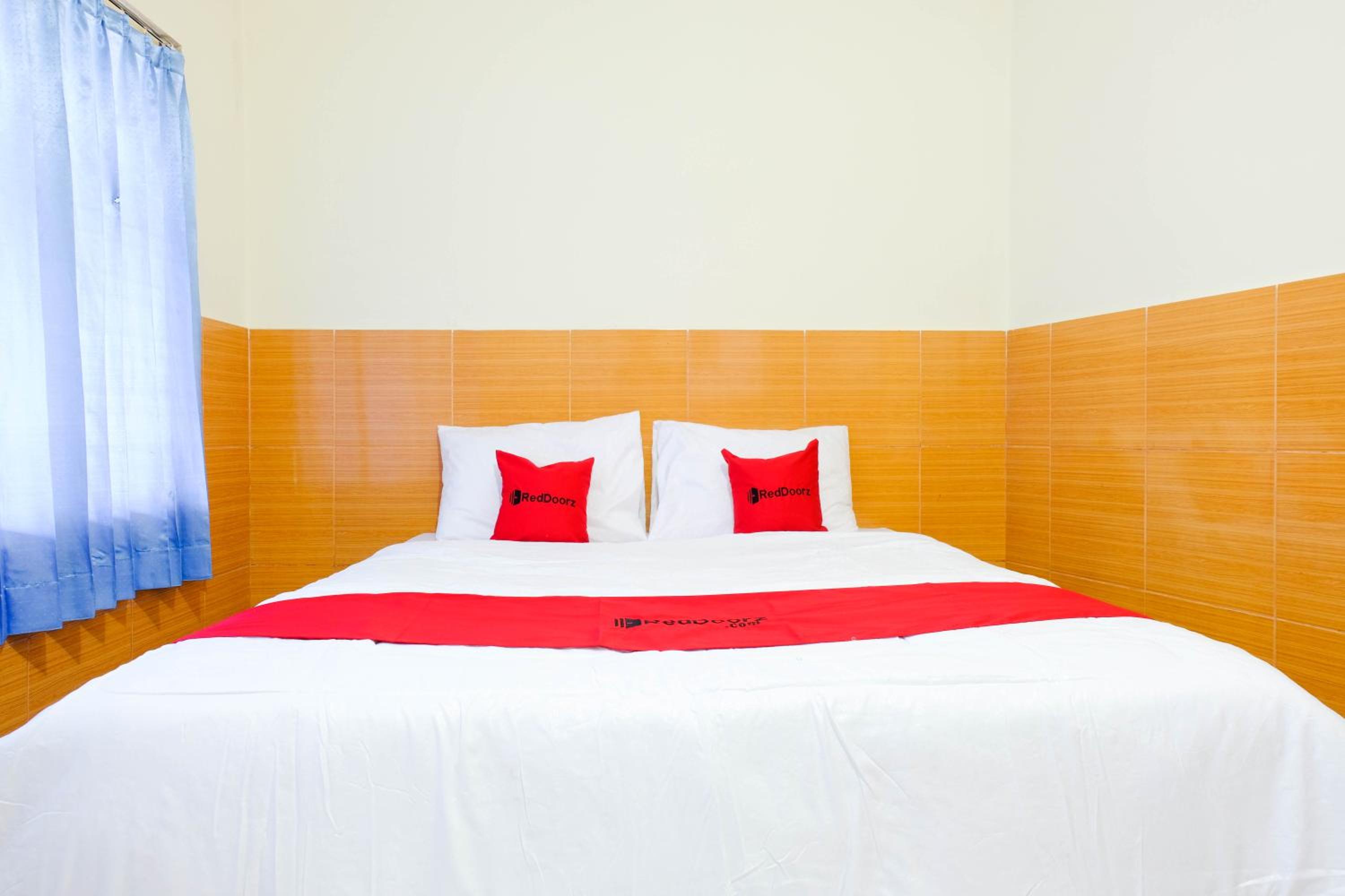 RedDoorz near STAB Syailendra Kopeng view 5