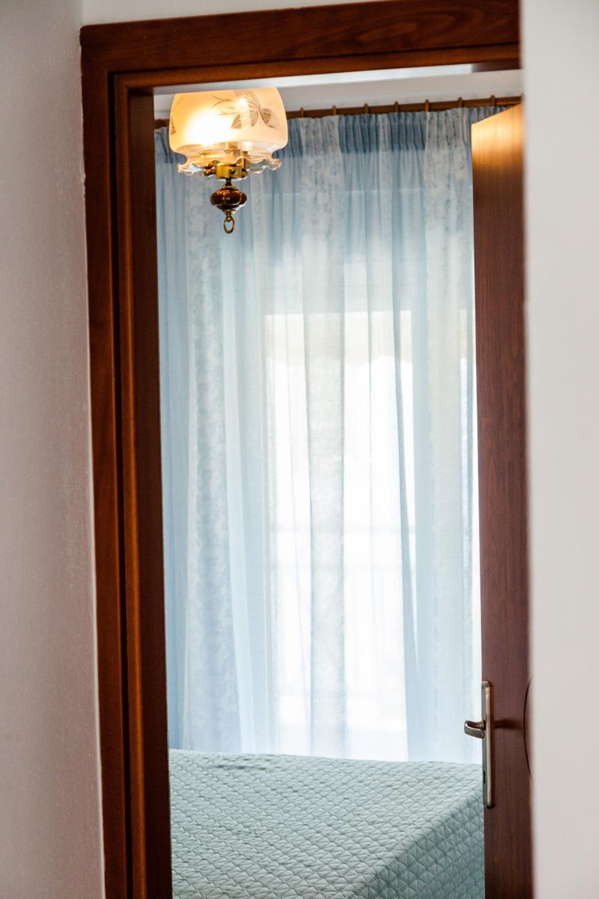 Photo 51