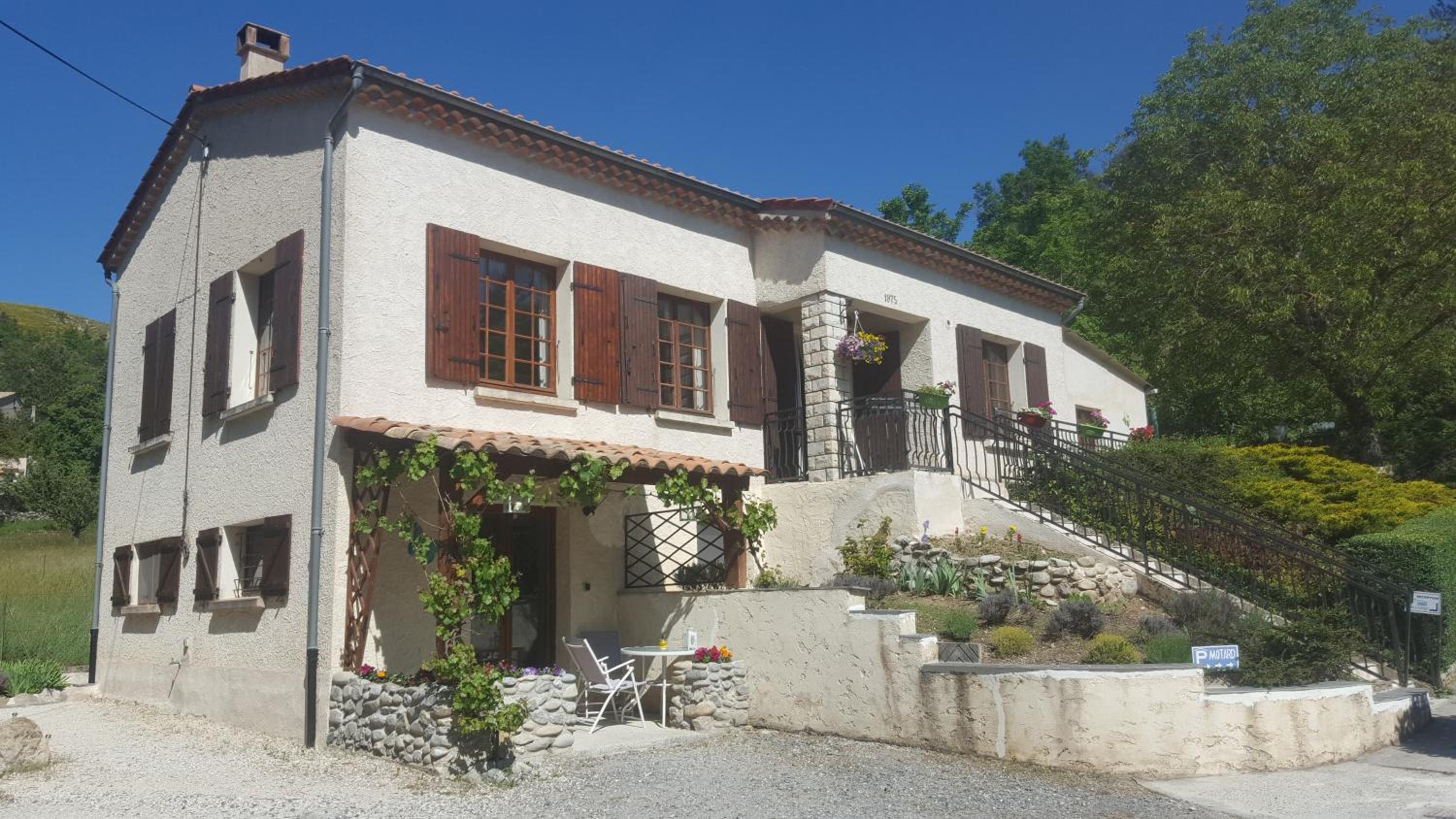 Maison Castellane Chambre d'Hotes B&B