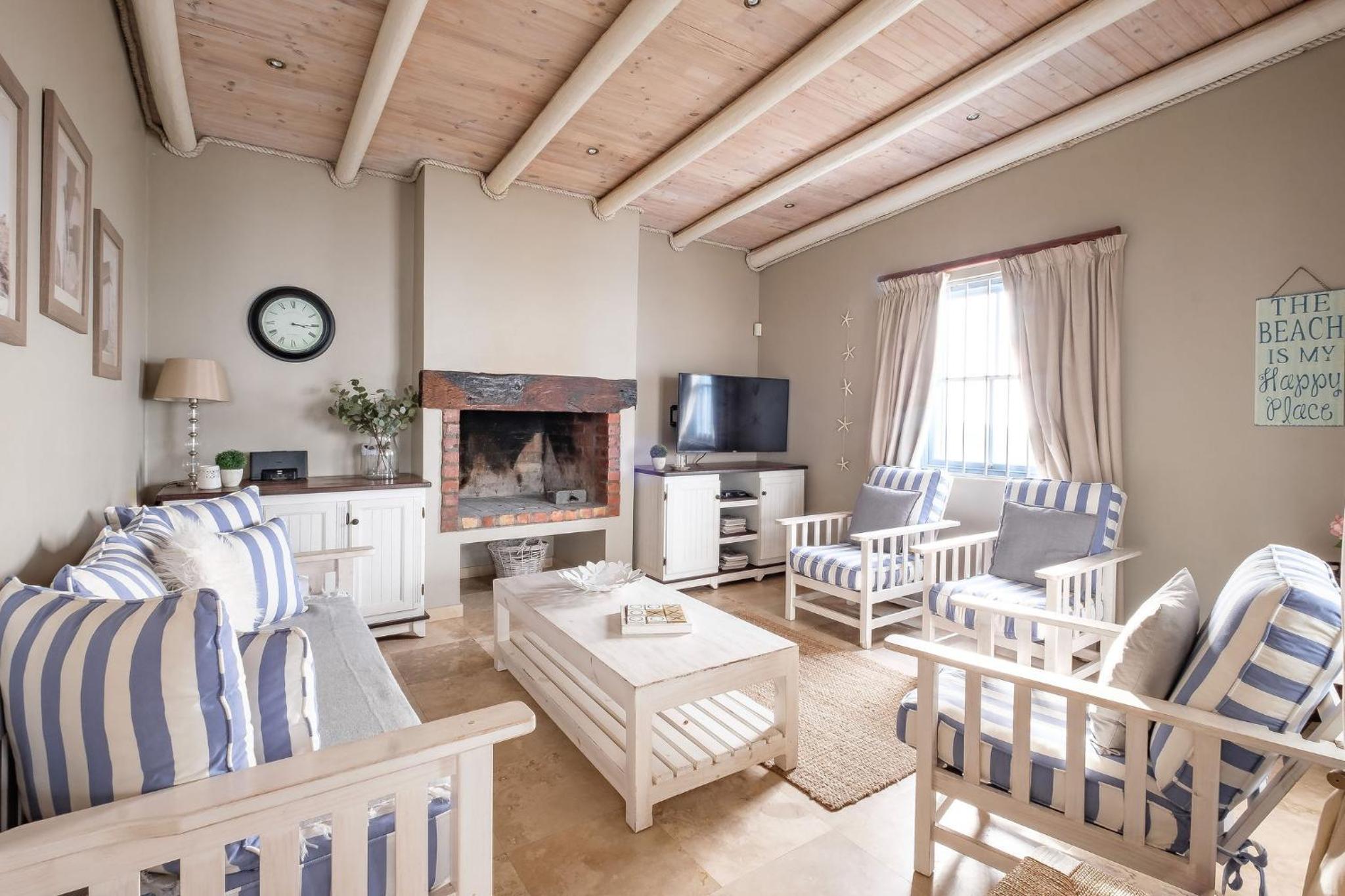Na Genoeg Holiday Home view 4