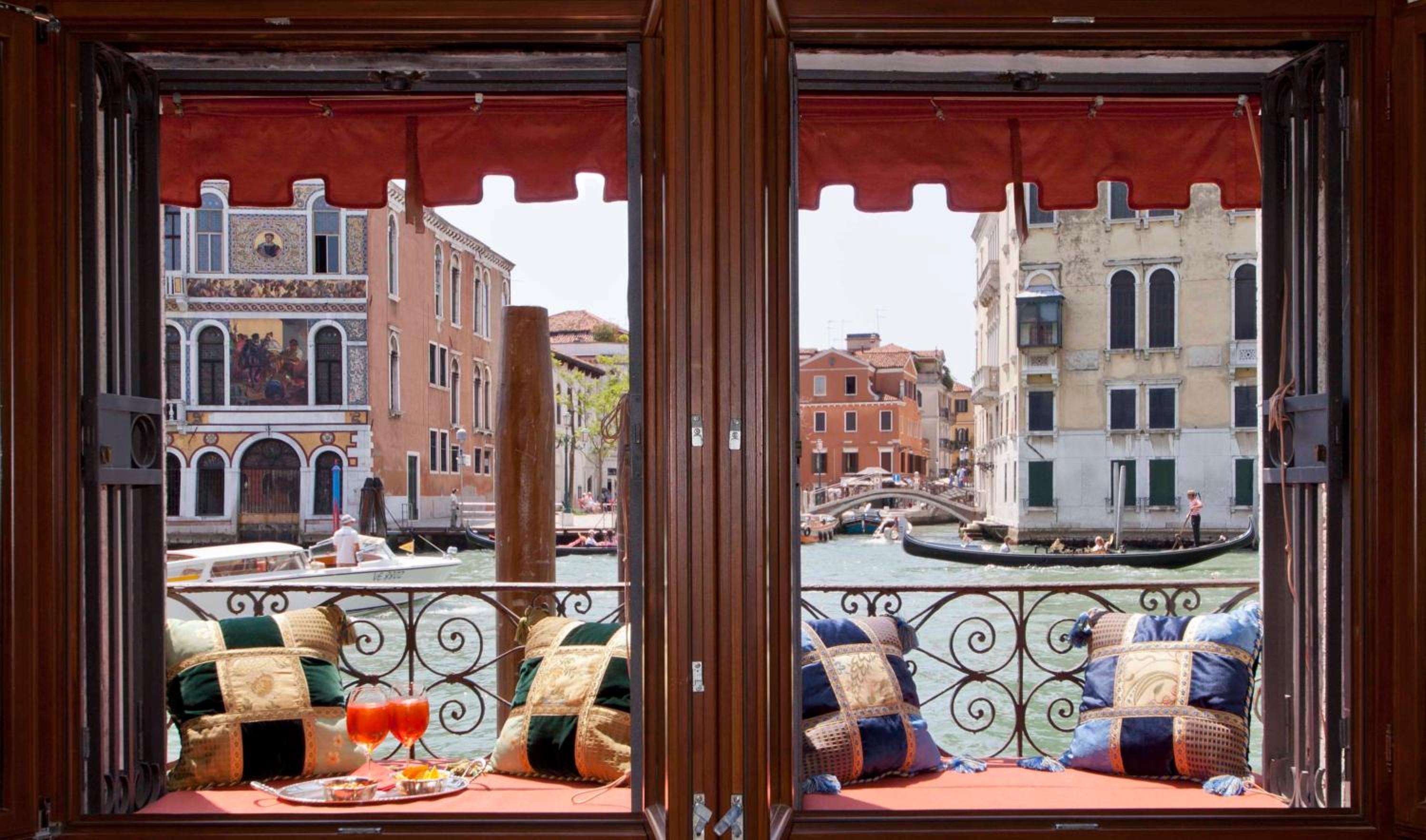 Palazzetto Pisani Grand Canal