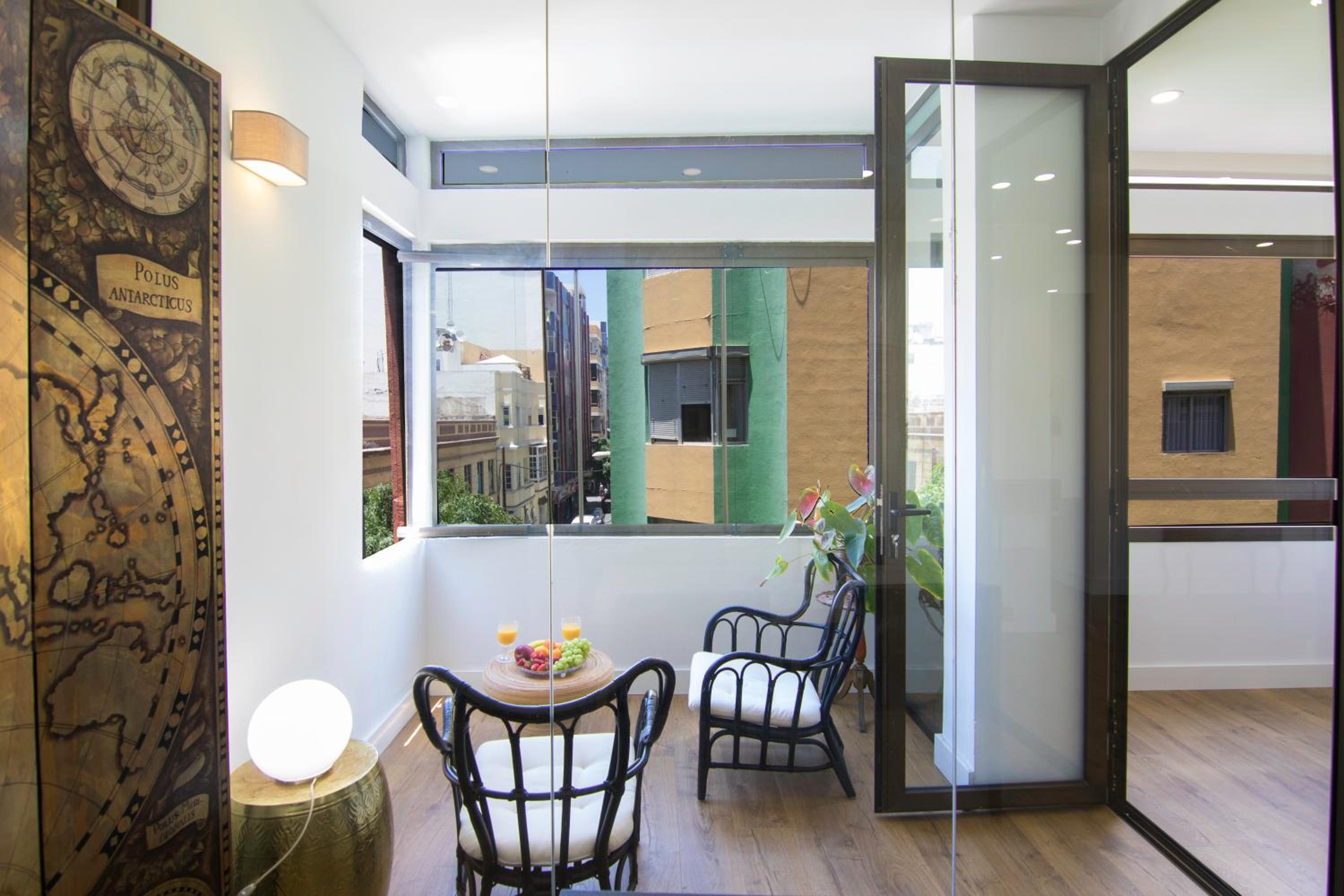 HomeForGuest Stylish and Modern Apartment overlooking Las Canteras view 3
