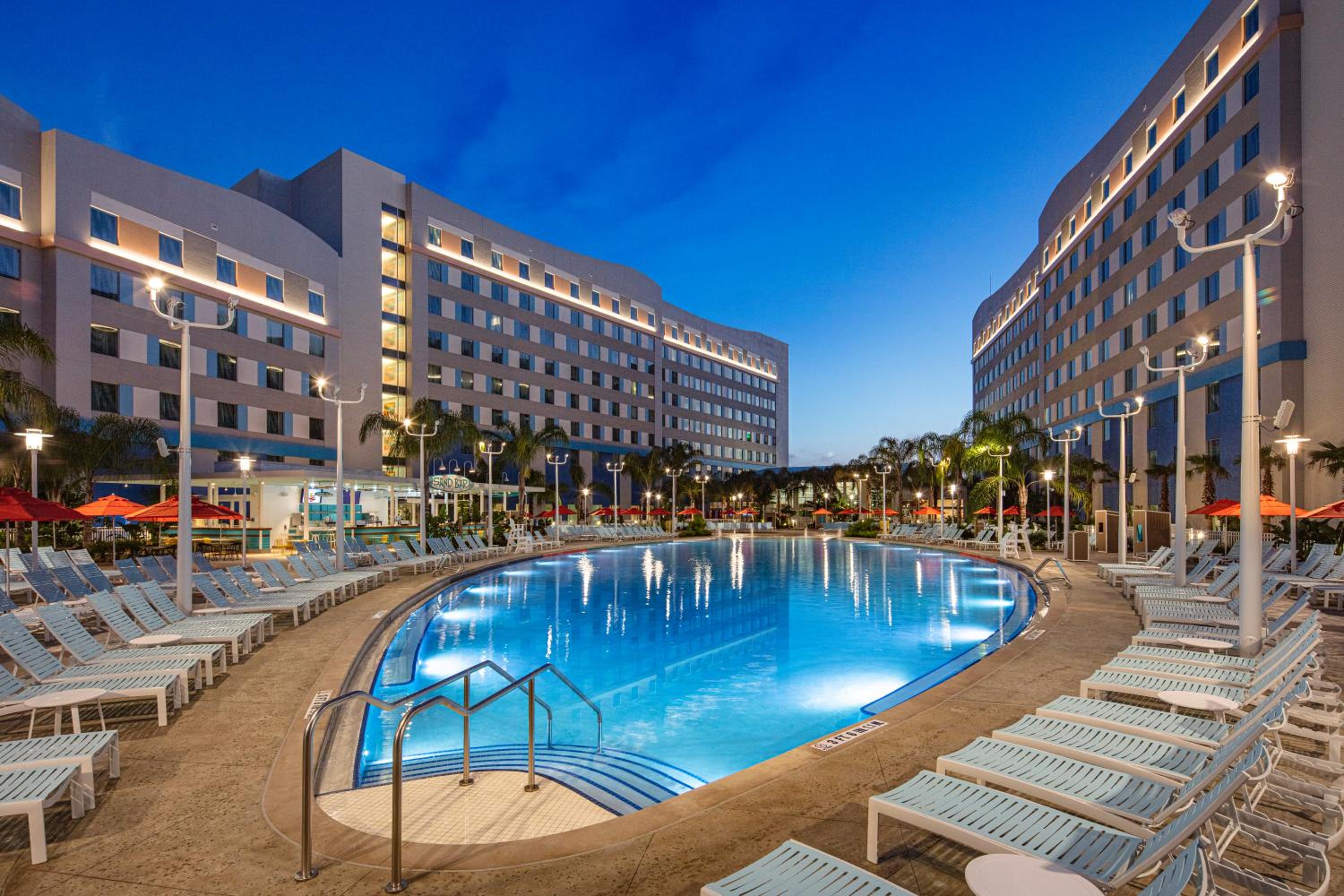 Universal Endless Summer Resort – Surfside Inn and Suites 5