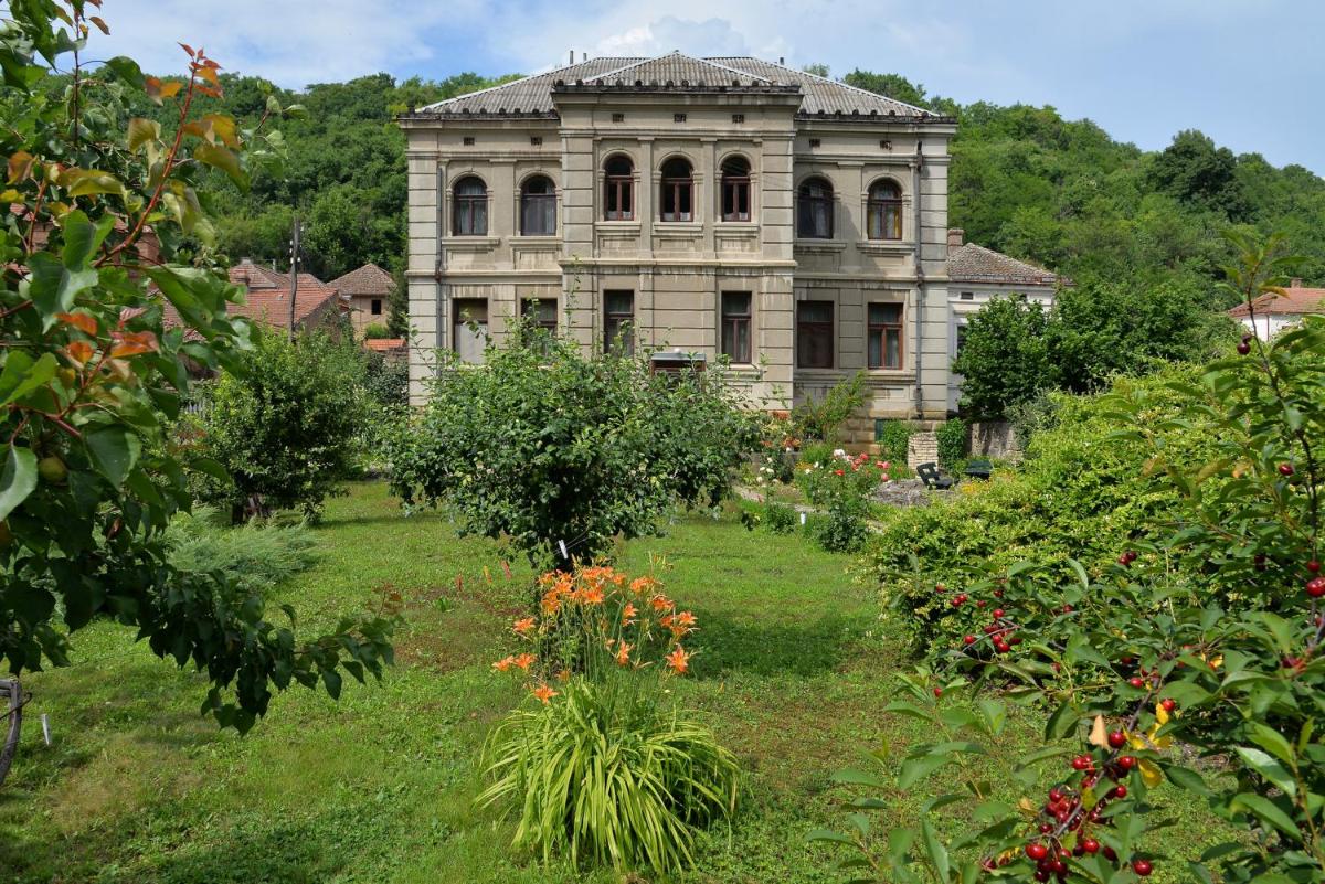 Country house Dunjin Konak view 4