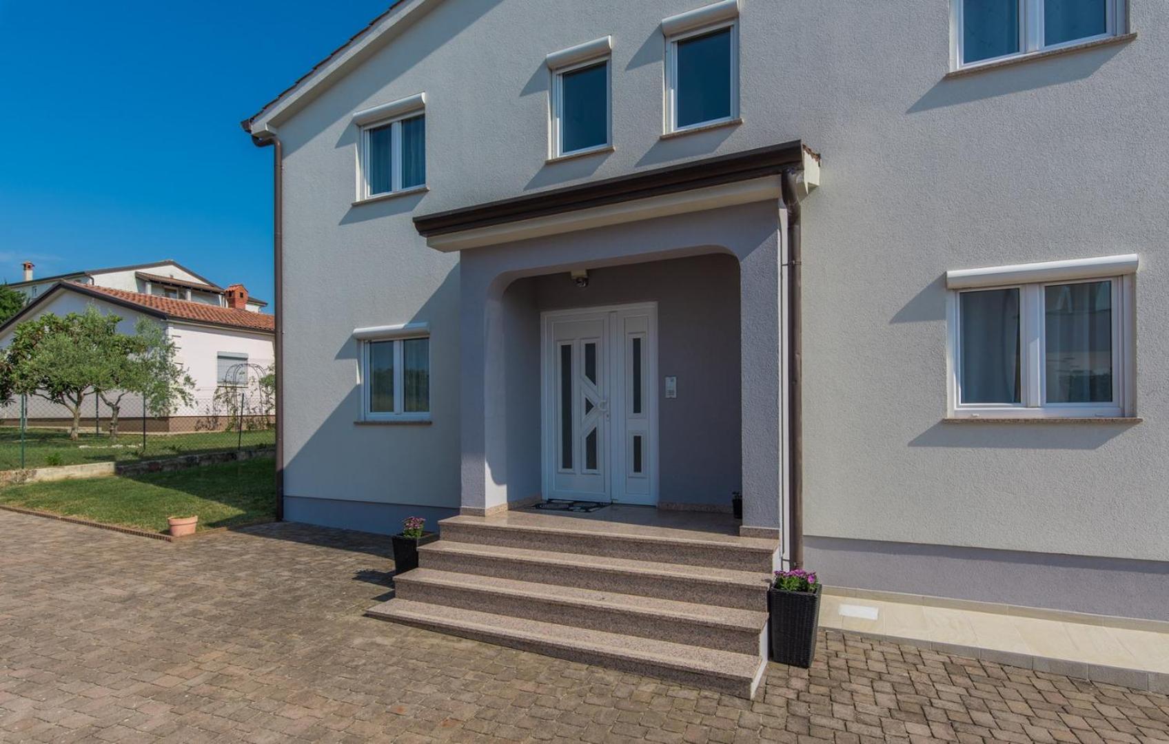 Silver Holiday House - Property Image 10