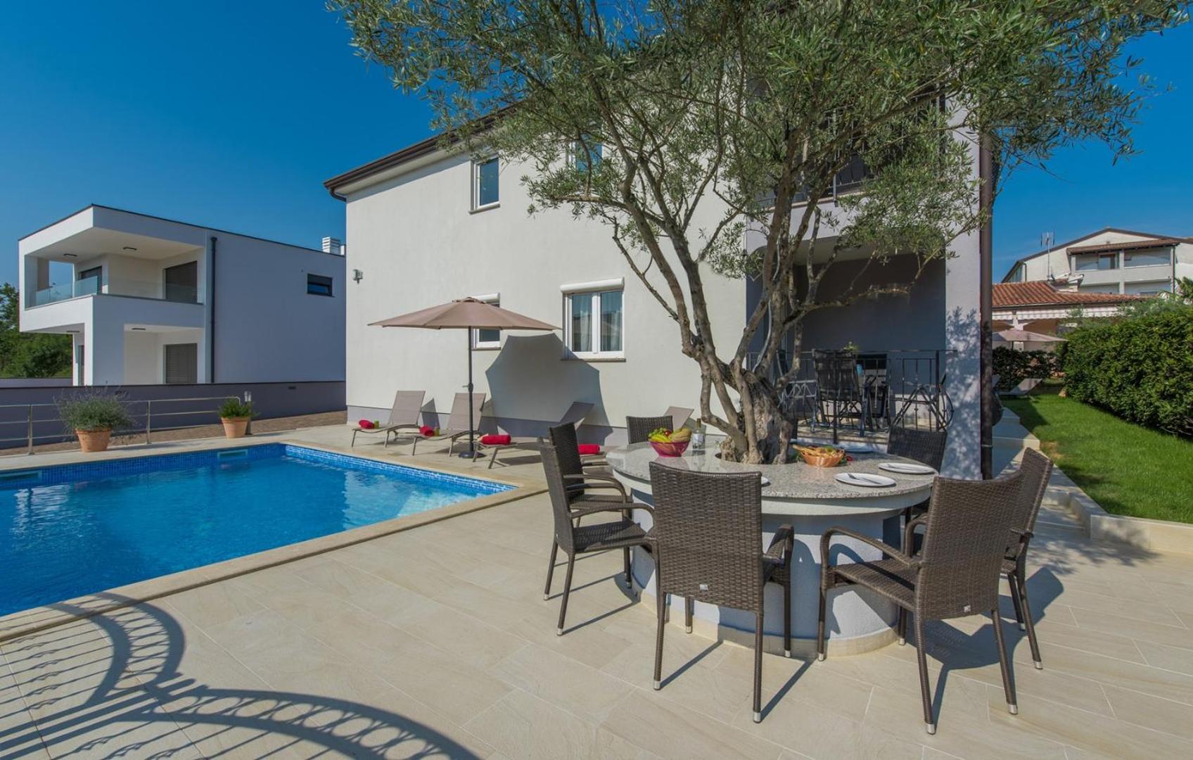 Silver Holiday House - Property Image 12