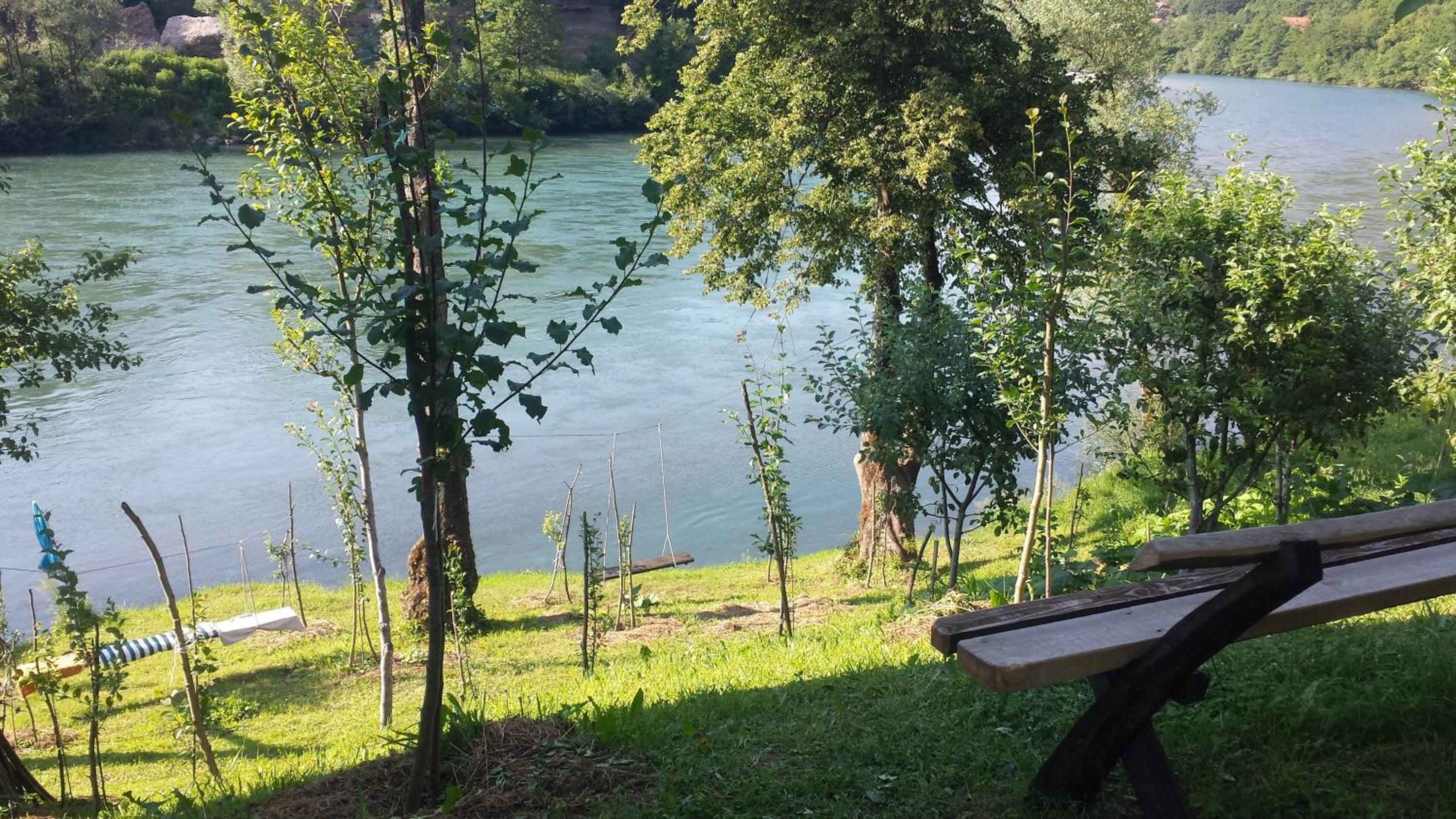 Vikendica pored Drine Foča