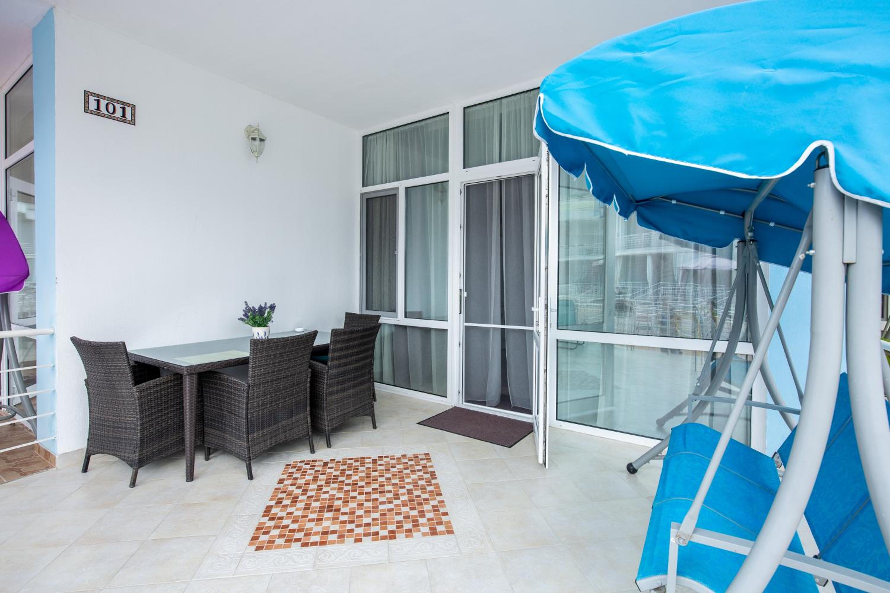 Apartament First Line