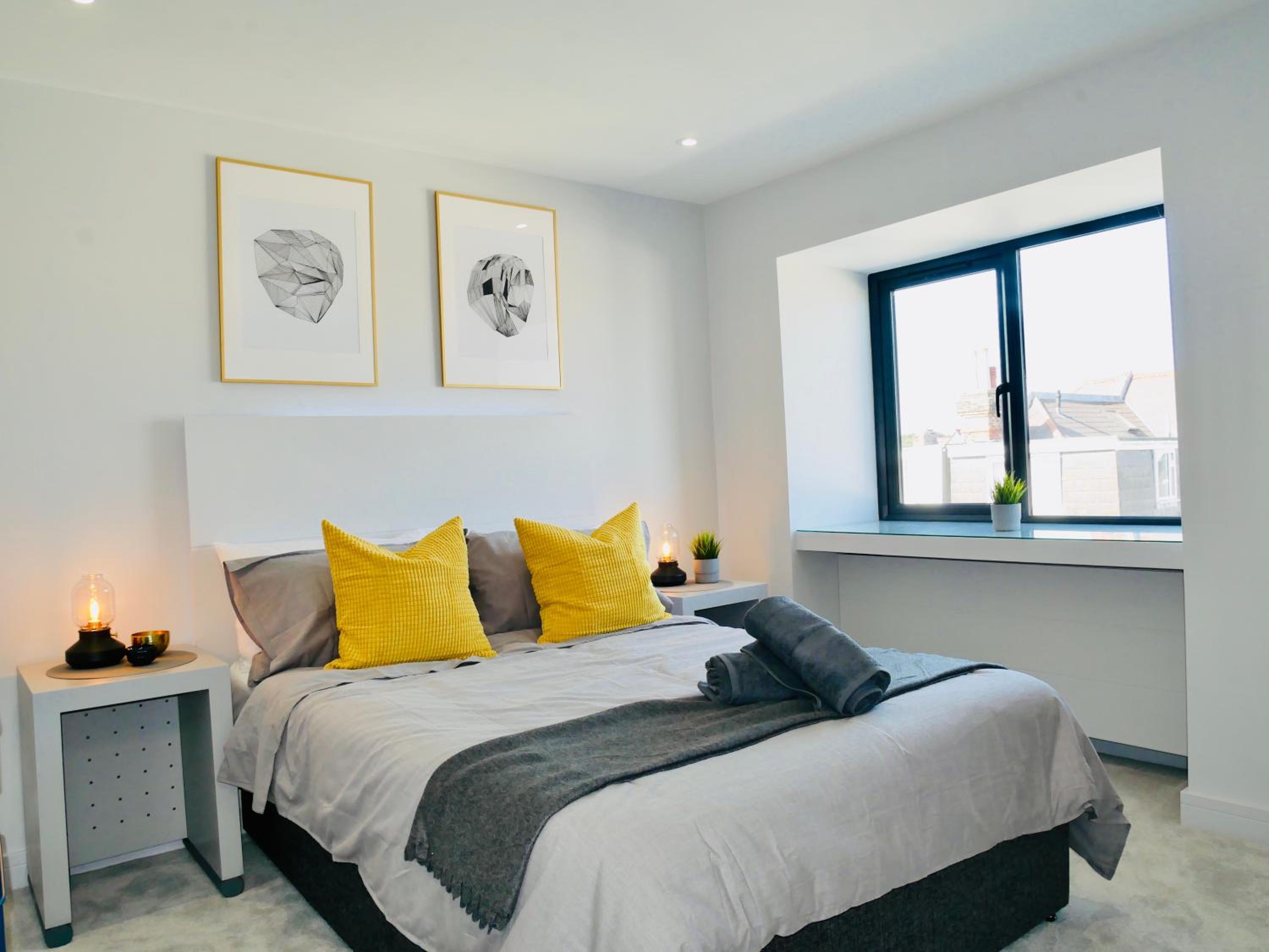 Stunning Sea View Apartment Near the Beach, Bournemouth & Poole view 2
