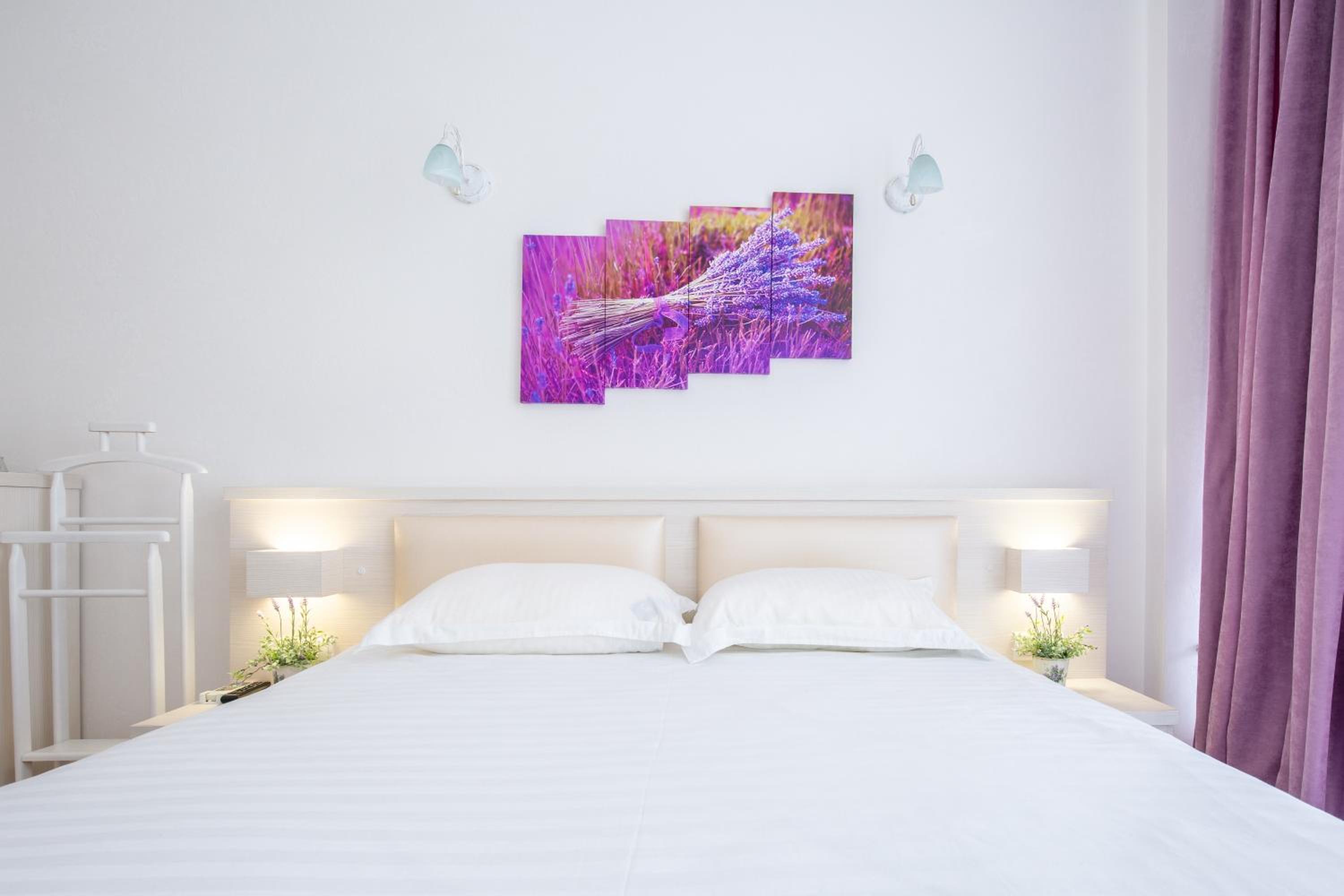 Apartament First Line