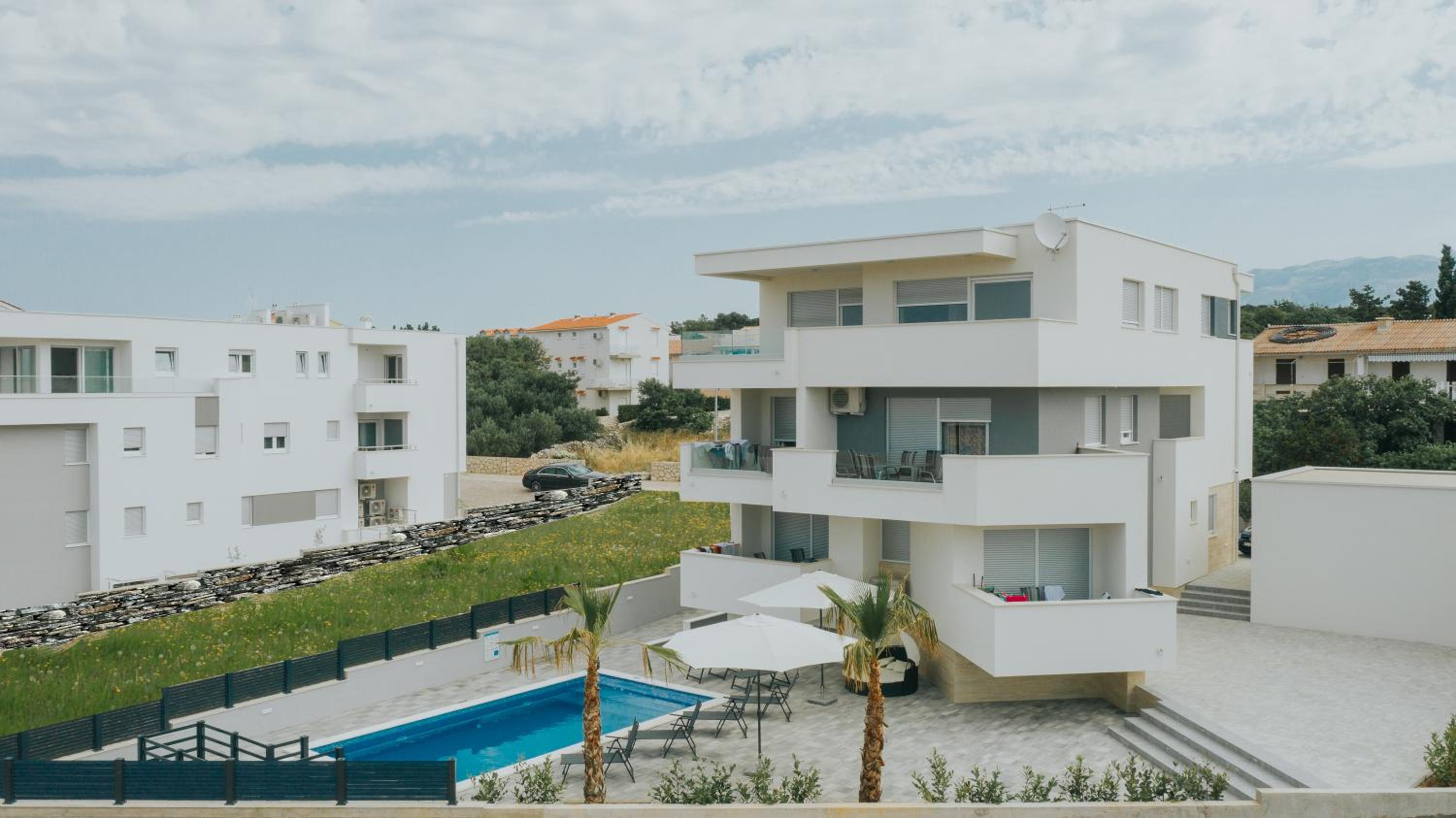 Apartments Pool Villa Aldura