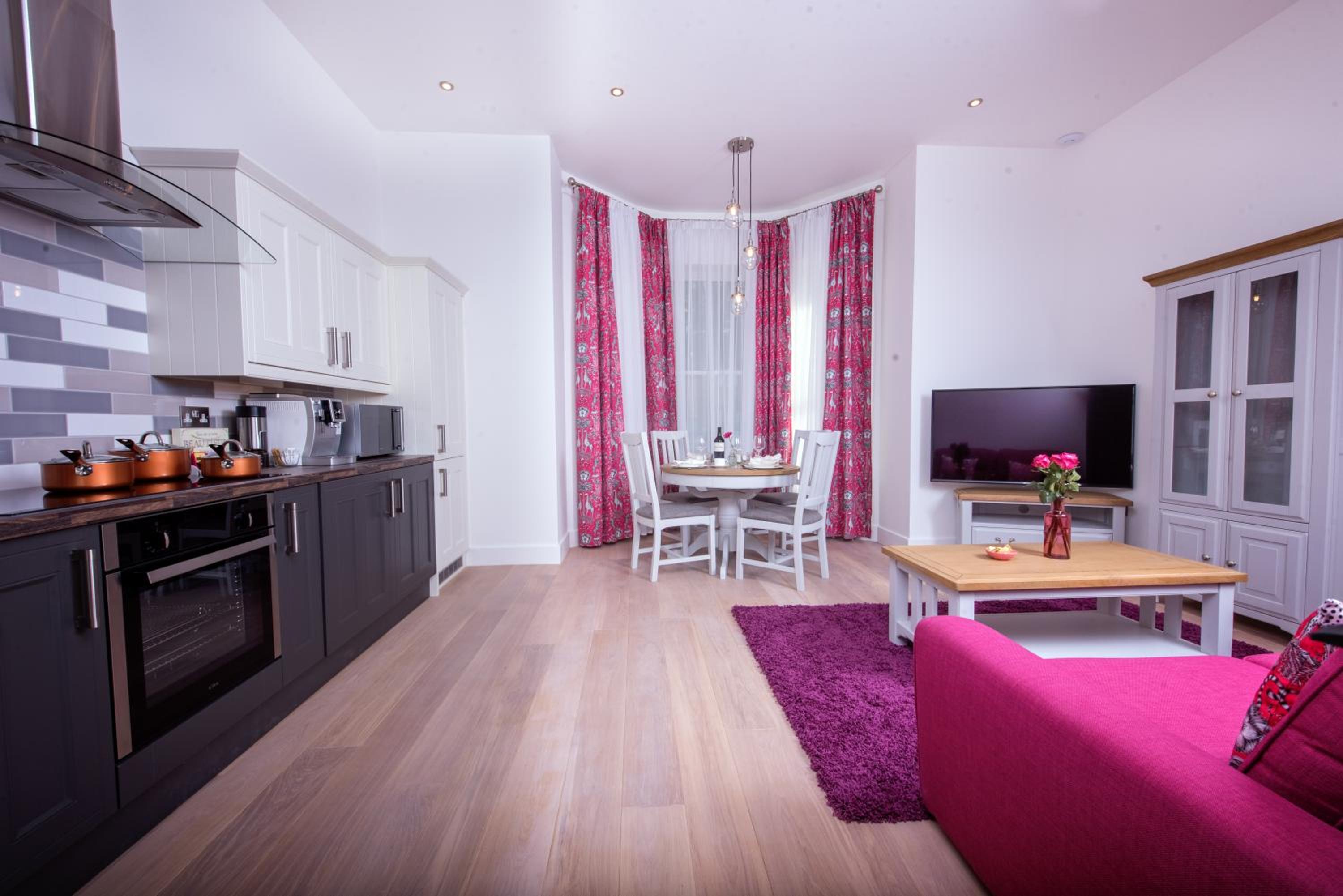 Oxford Vacations - Best Luxury Apart Hotel in Oxford- Beechwood House - Property Image 4