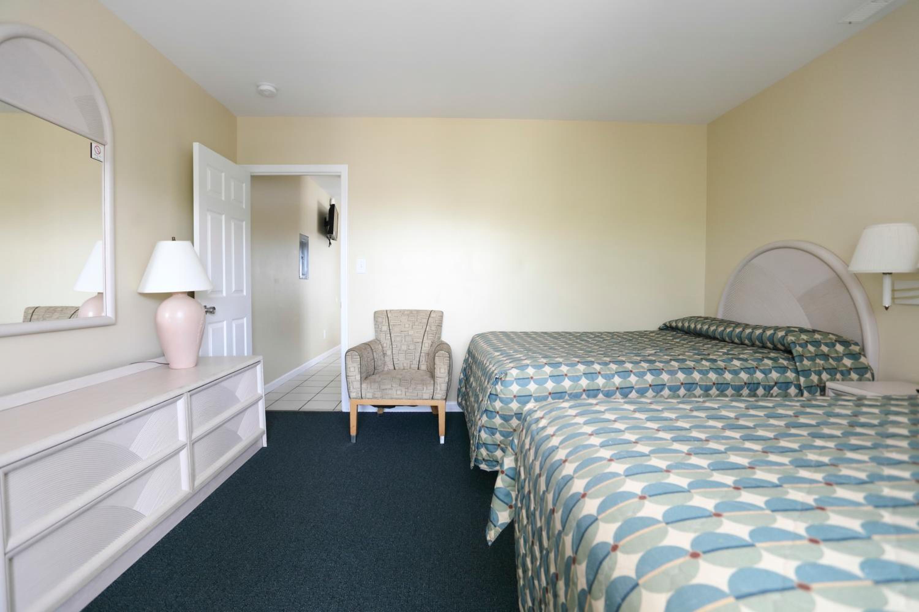 Riviera Resort & Suites