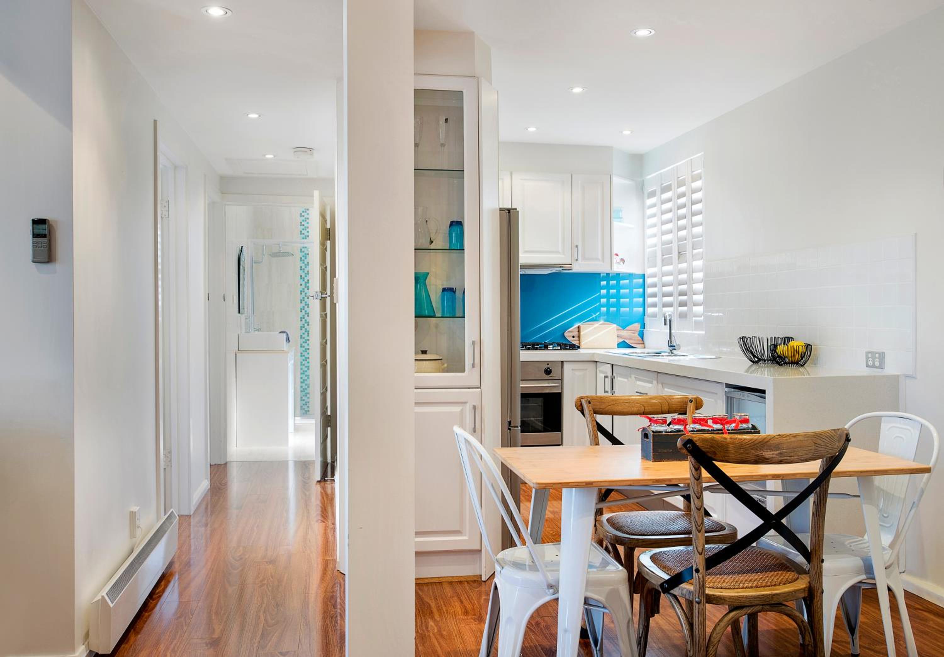 Captains Retreat Apartments and Cottages