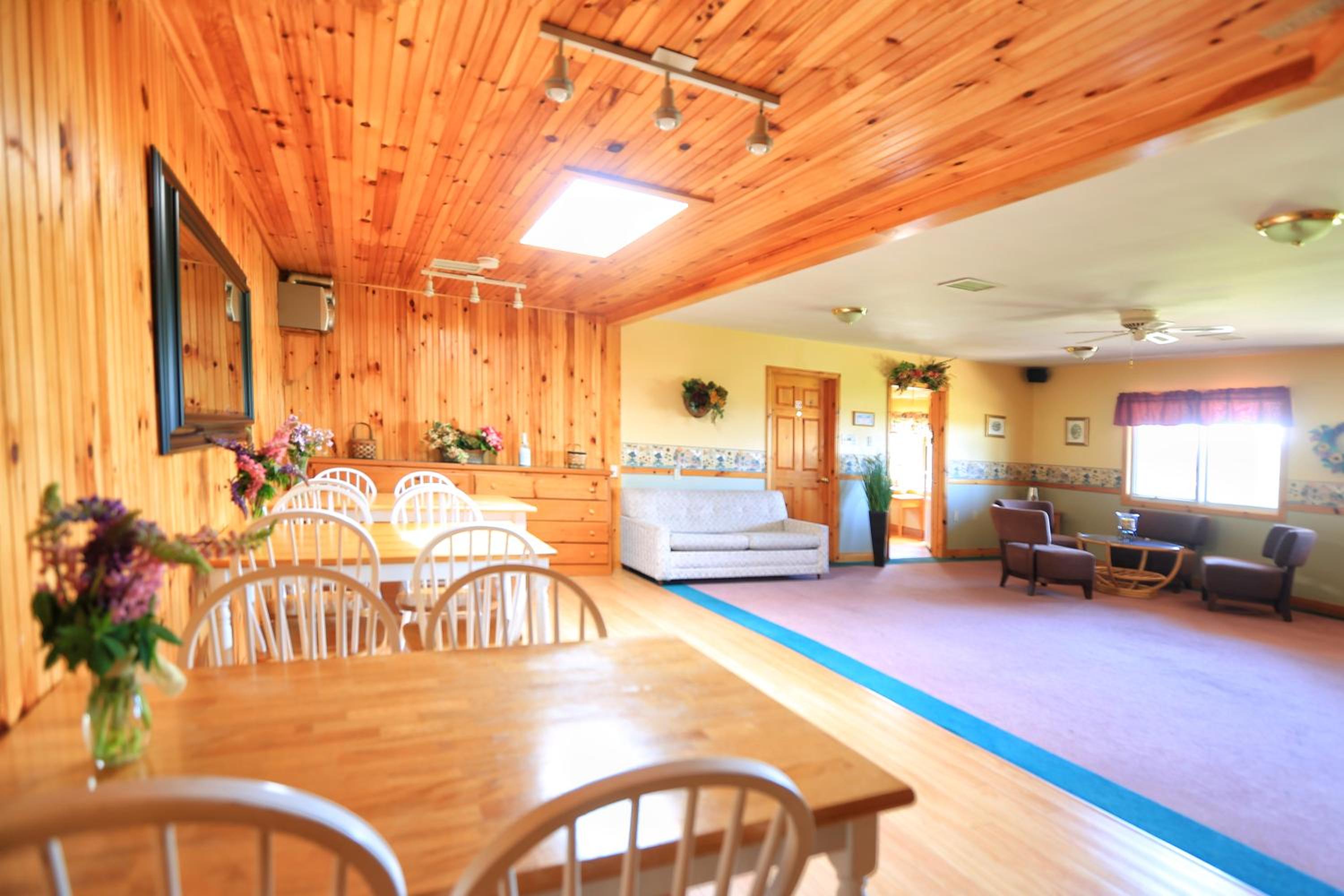 Cavendish Country Inn & Cottages