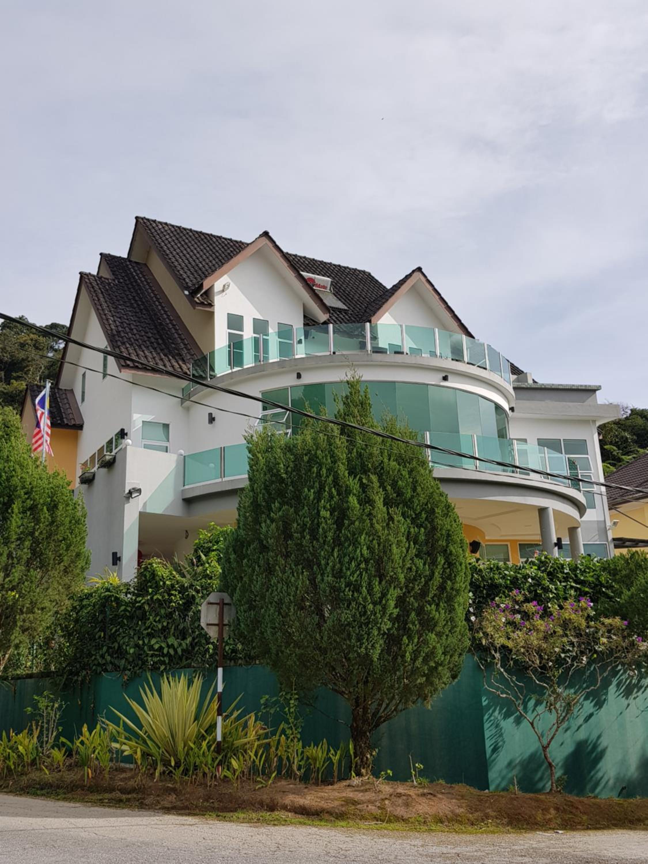 Crystal Cameron Vacation Bungalow photo 2