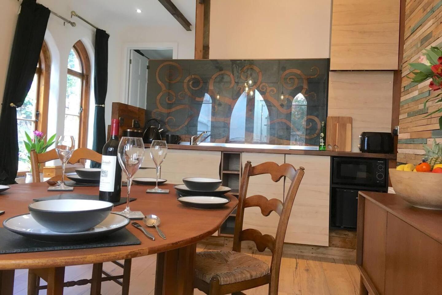 The Hideaway - a charming, unique retreat in Long Ashton, Bristol view 5